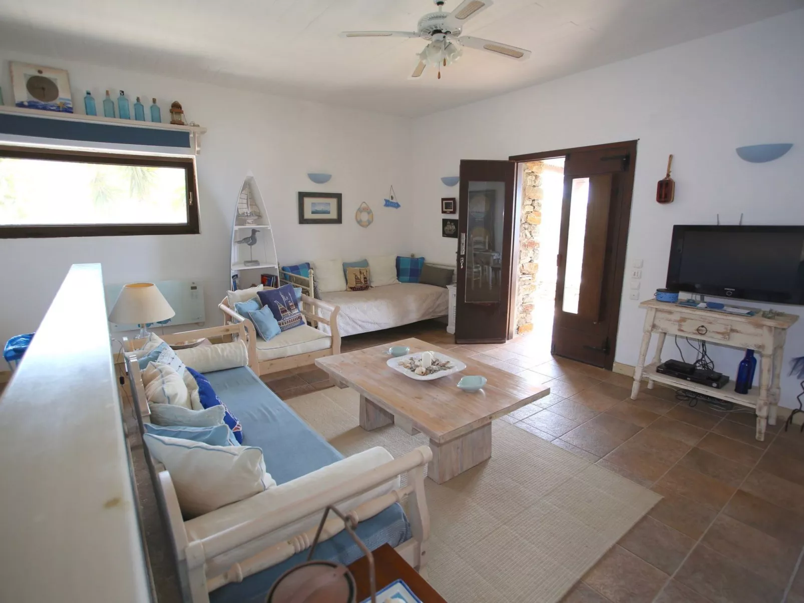 Luxuriöse, ruhige Wohnung direkt am Meer - Privatstrand-Inside