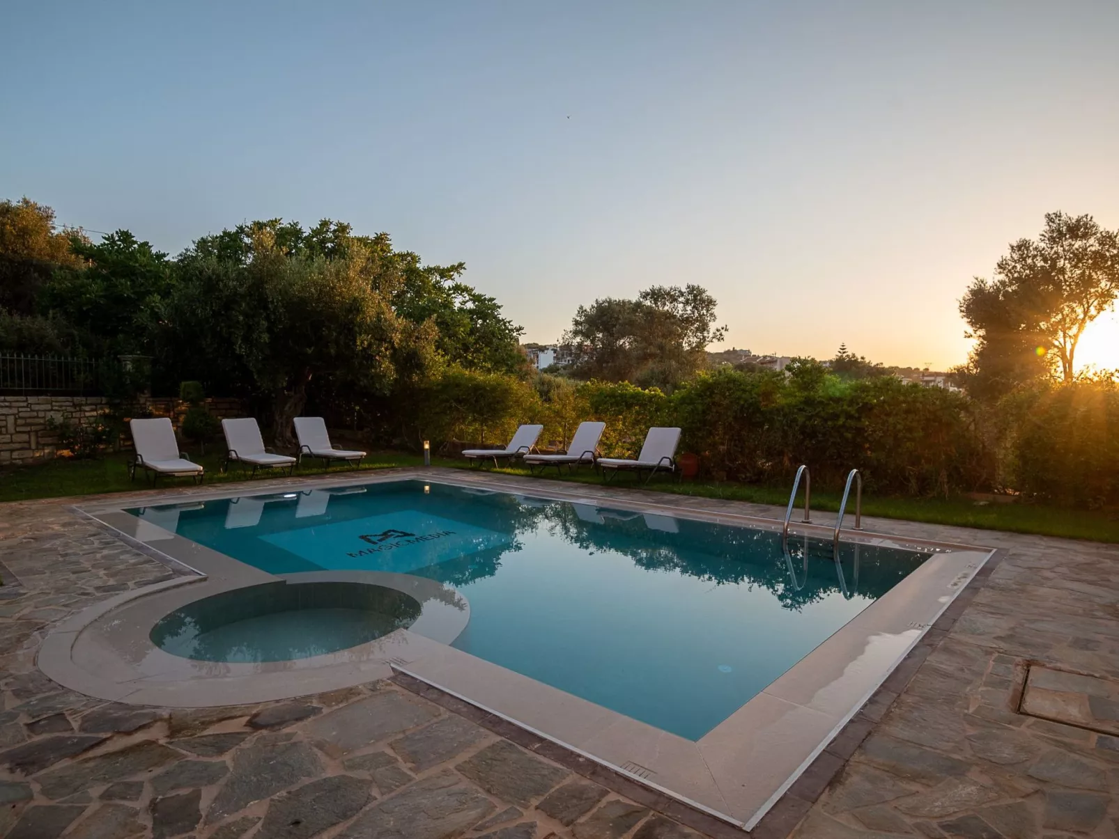 Neue Familienvillen mit 2 privaten Pools, Spielzimmer-Draußen