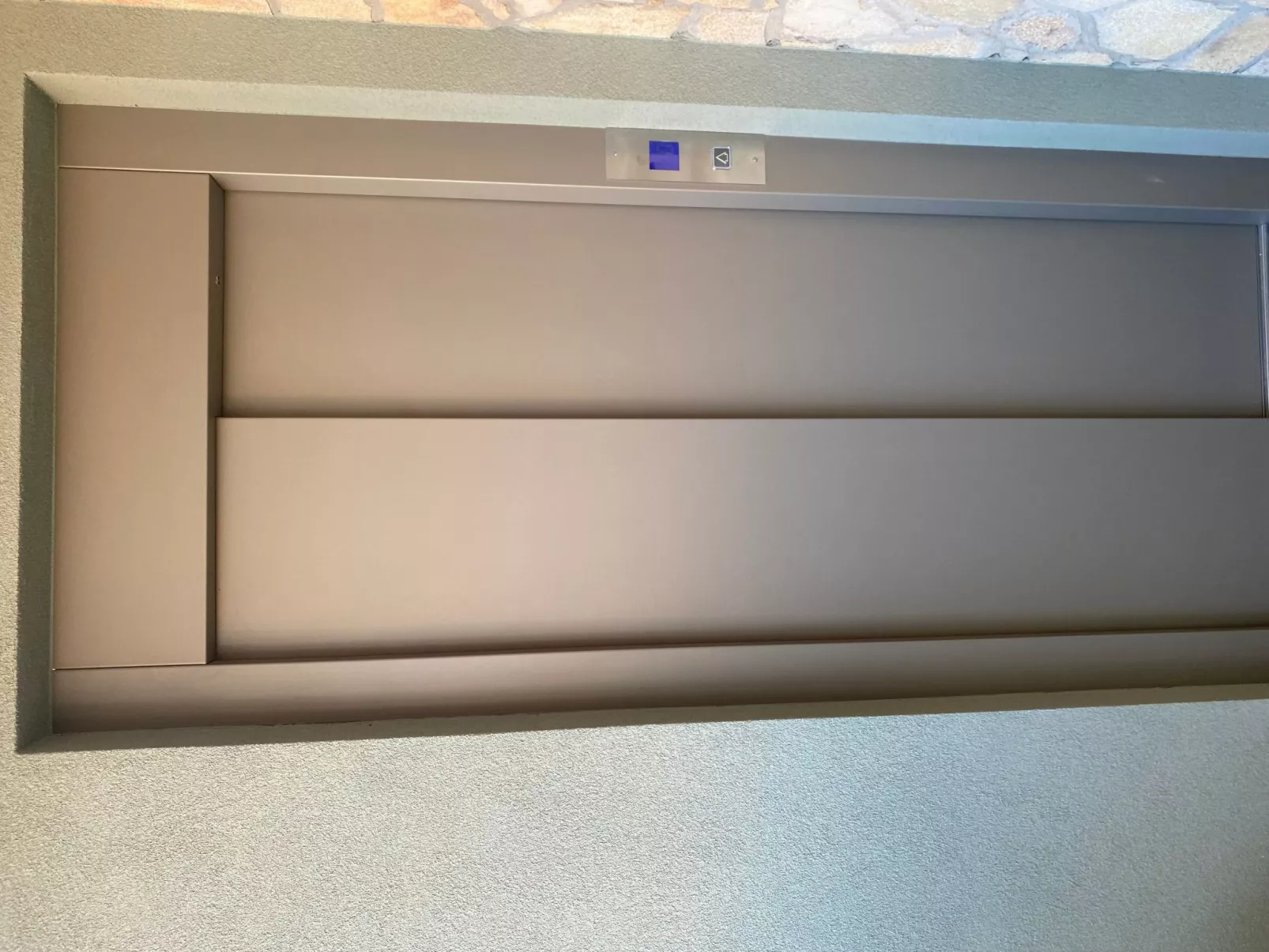 Mit Terrasse-Drinnen