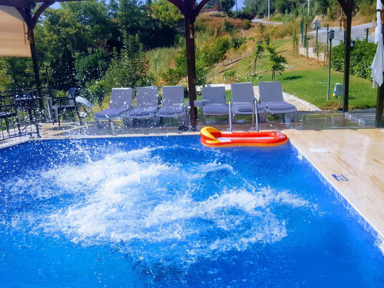 Berghütte mit eigenem Pool - Draußen