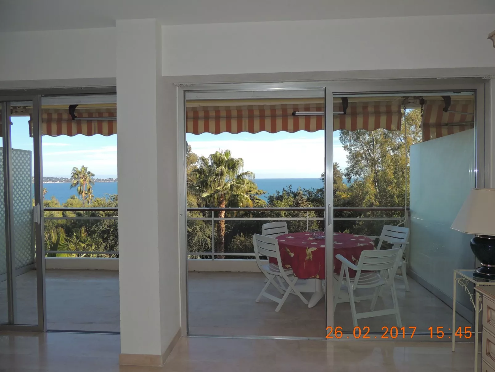 Studio Vue mer standing proche Cannes