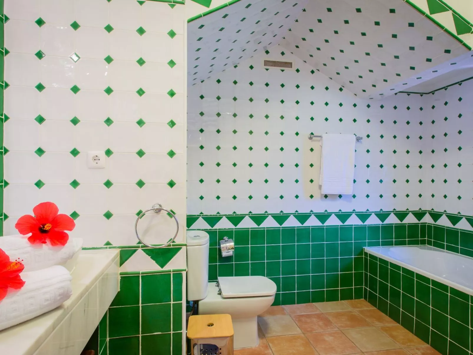 Ferienvilla "Mouraria" mit Blick auf das Wasser-Image-tags.info