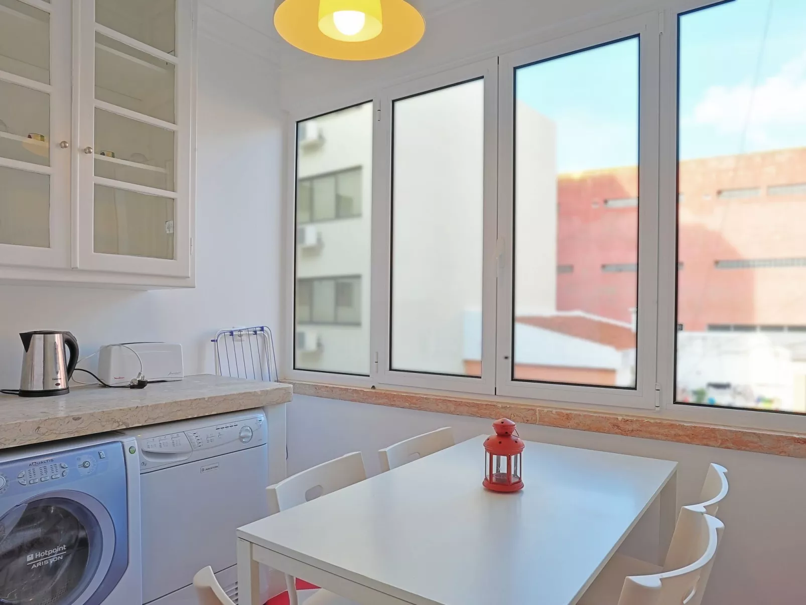 Liverpool Antic-Inside