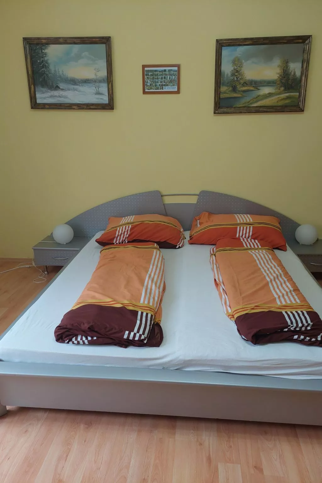 Schönes Ferienhaus mit Pool in ruhiger Lage-Dedans