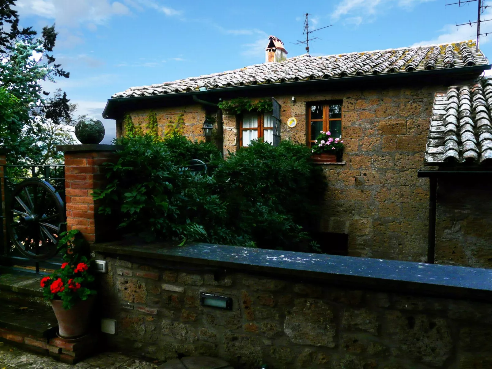 Altertümliche Pracht, Unterkunft mit Schwimmbad in einem Schloss-Dehors