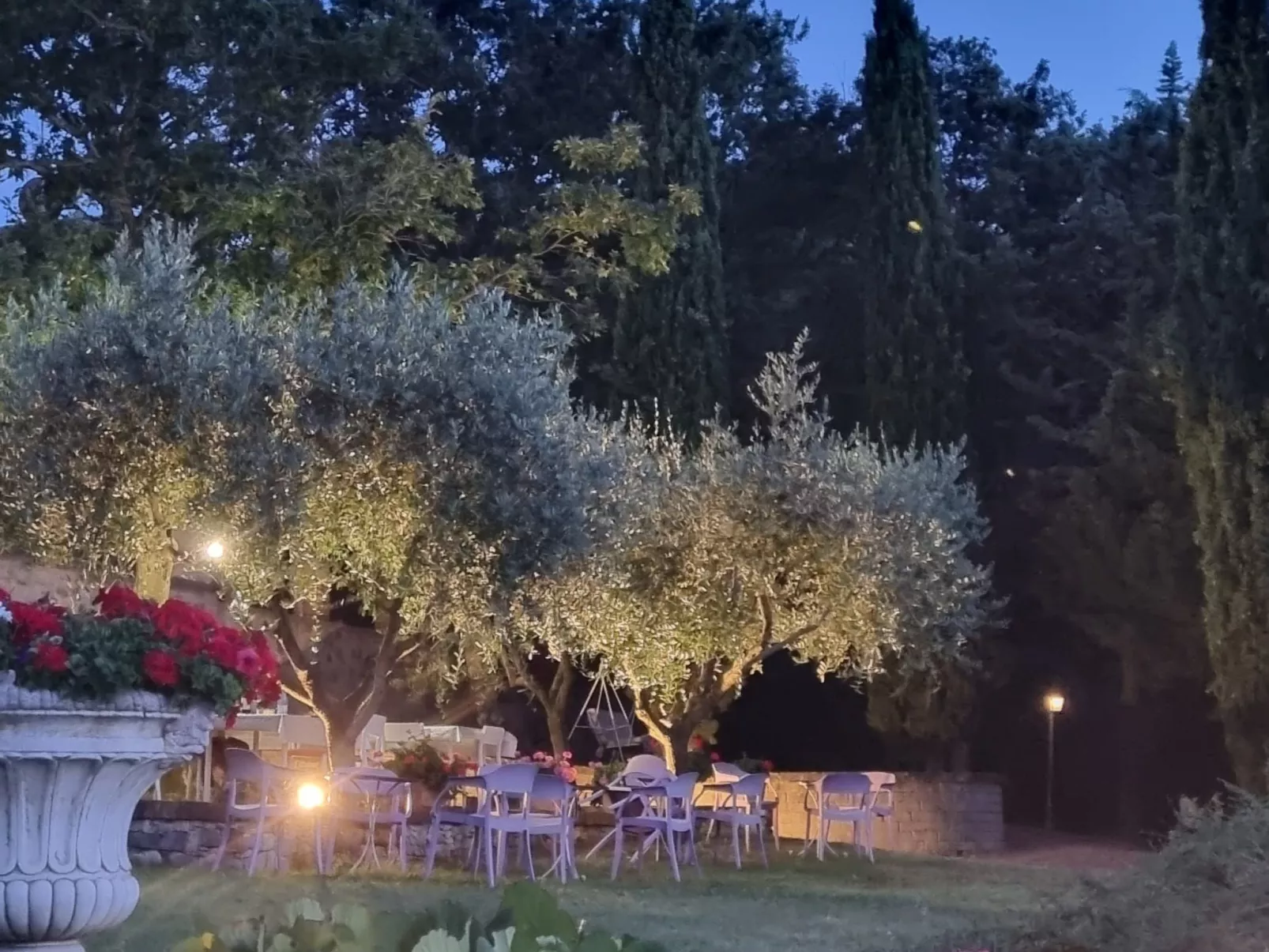 Für 10 Personen und 4 Kinder in Chianni, Toskana (Provinz Pisa)-Outside