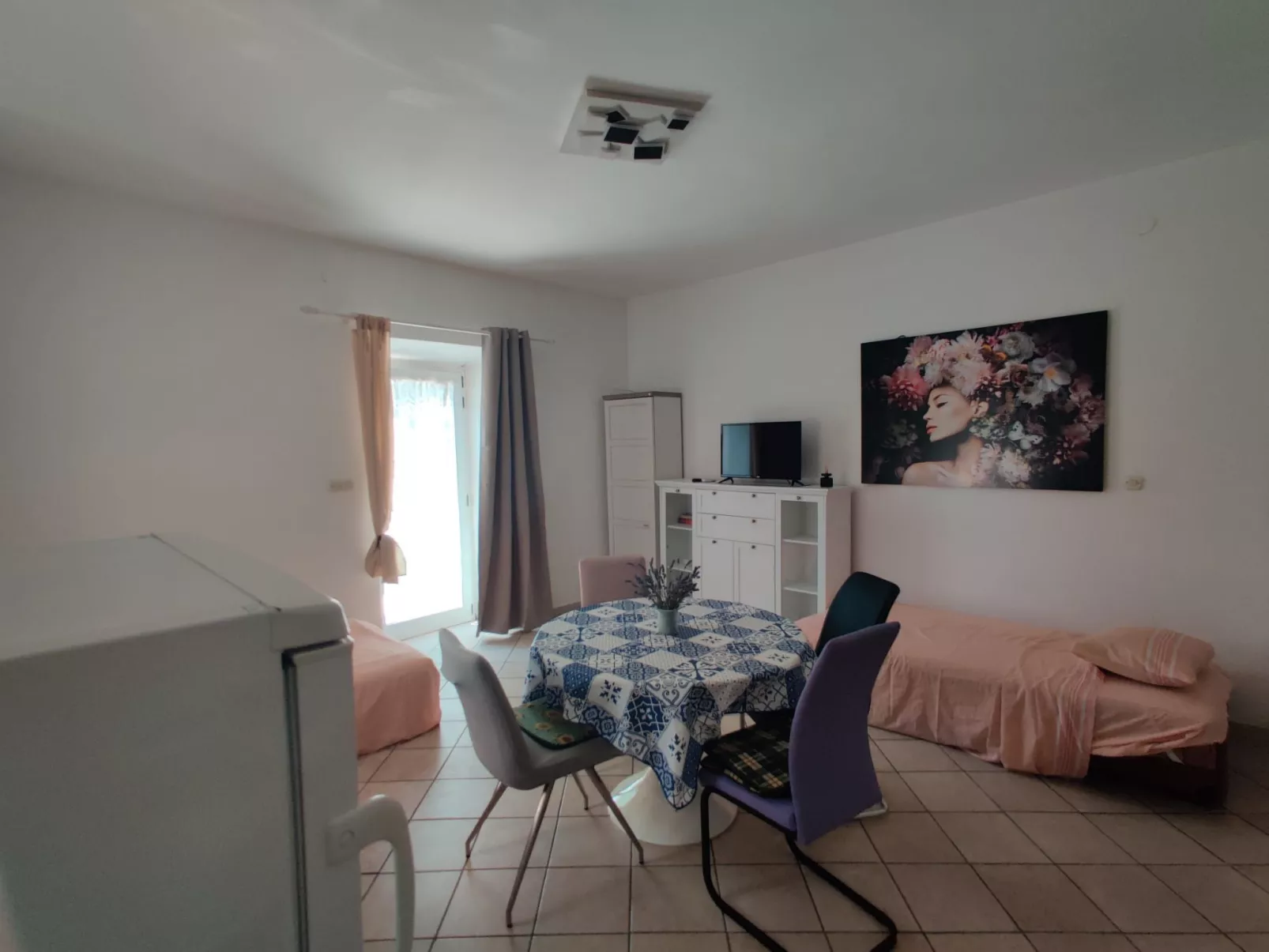 2 mit Parkplatz, Wifi, Ac-Drinnen