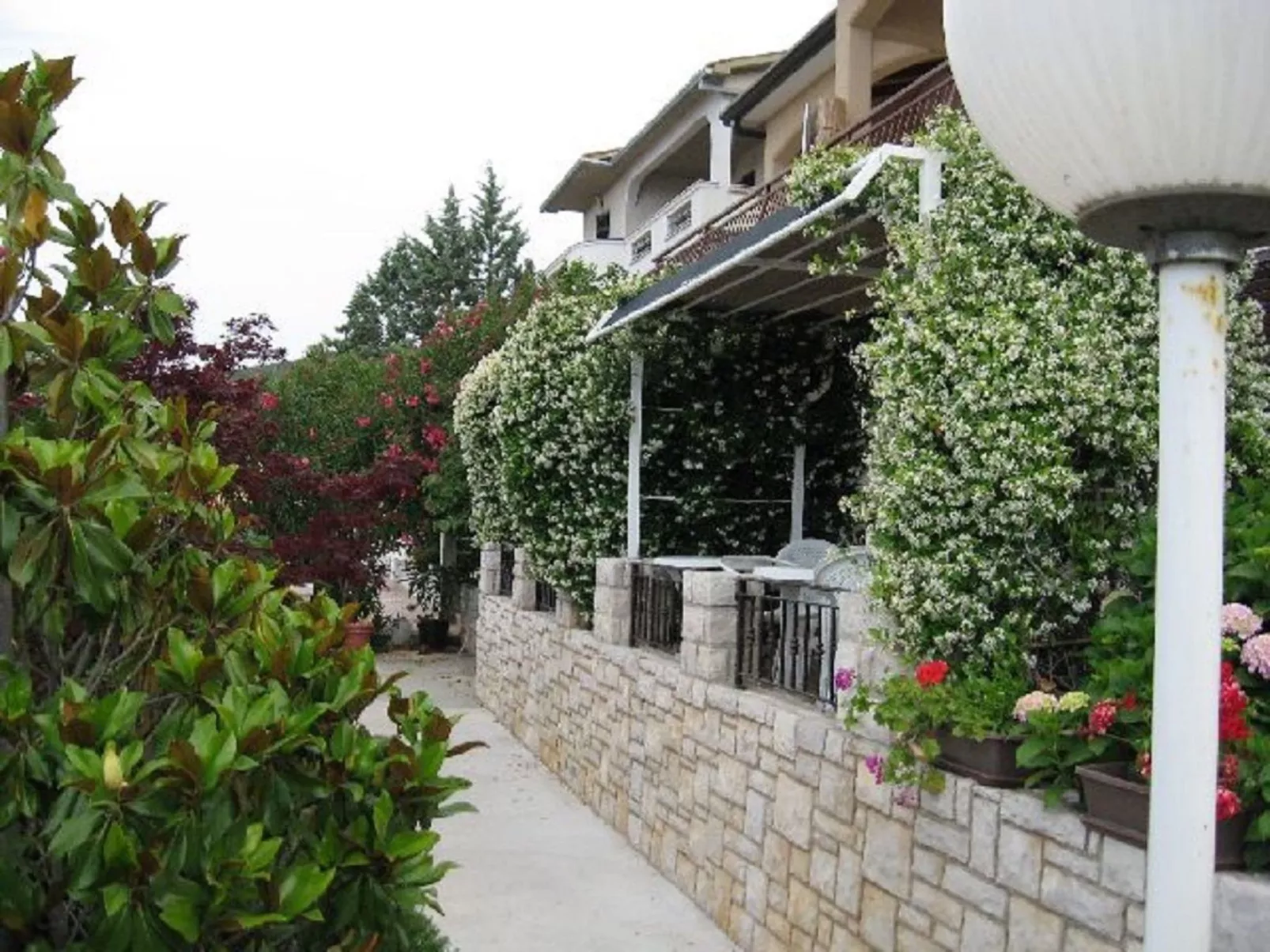 Mimosa,Wohnblock 1-Draußen