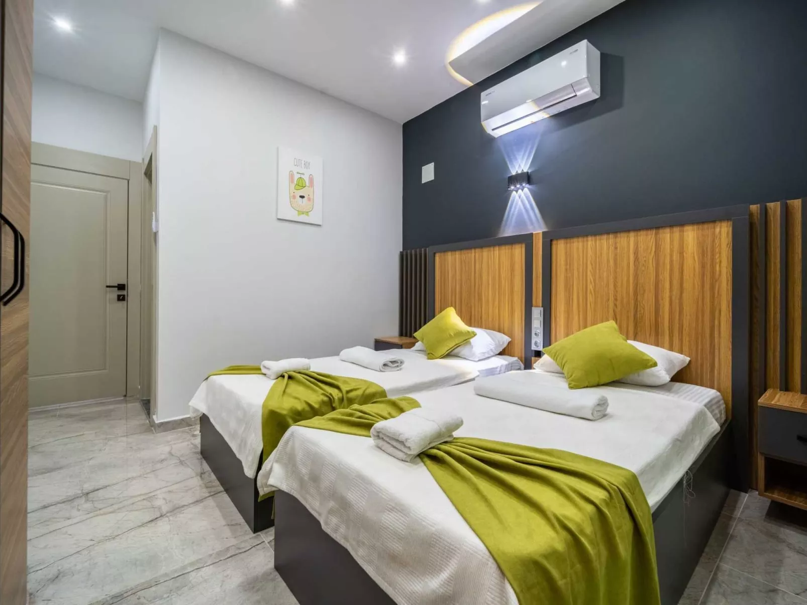 Luxuriöse Villa "Sard 3" mit Jacuzzi-Drinnen