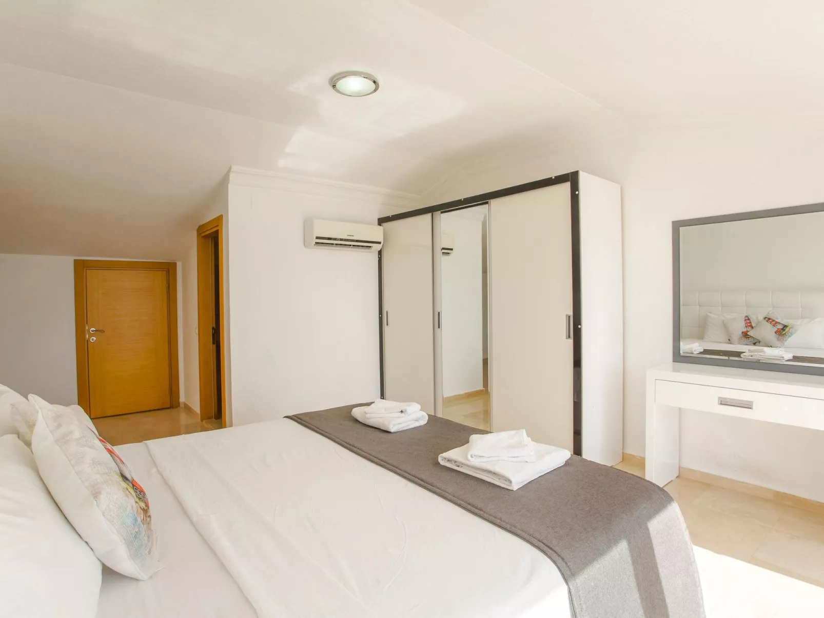 Villa für 10 P mit unglaublichem Ausblick-Dedans