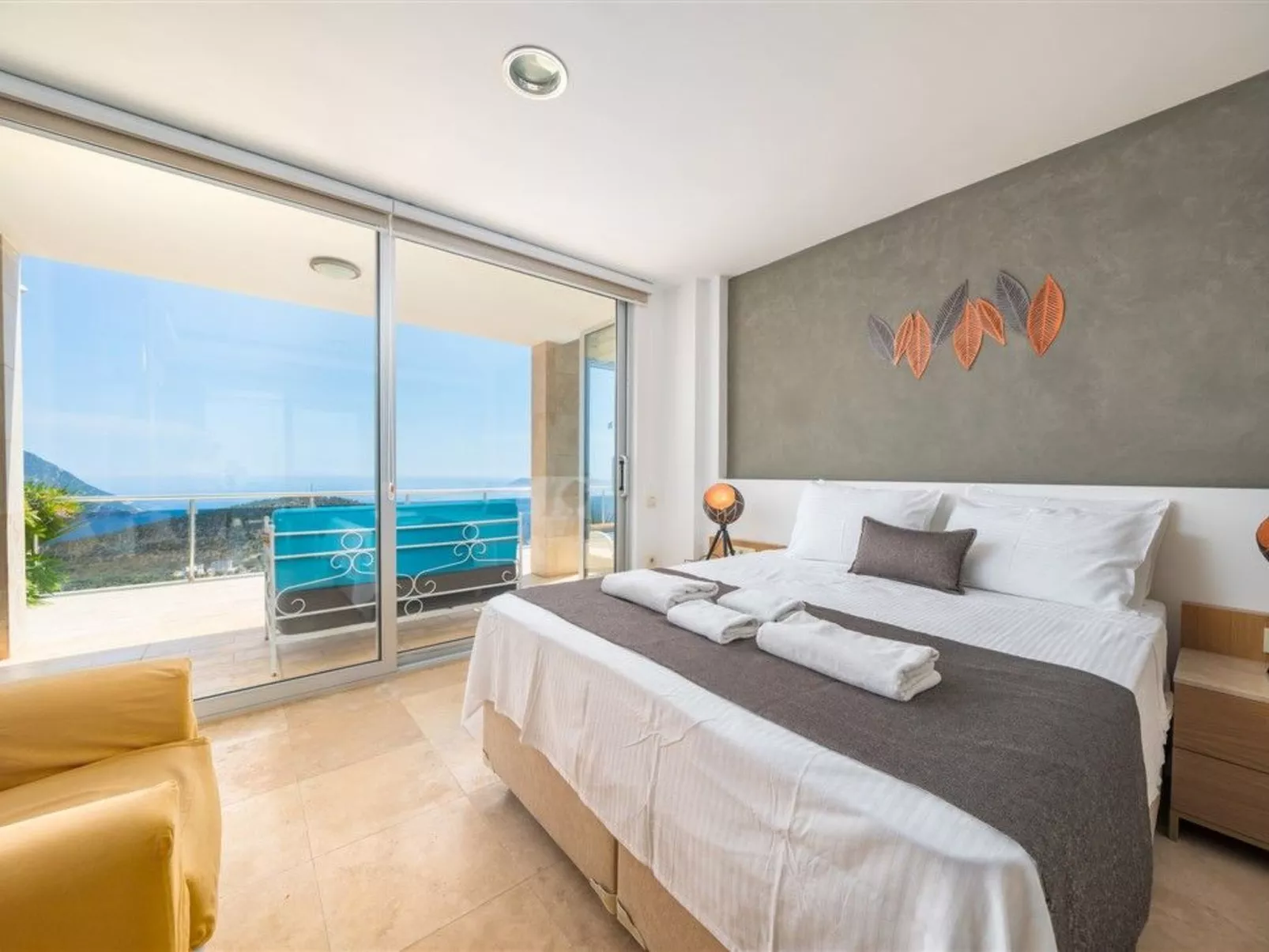 Villa Blueline mit Pool und Meerblick, im Zentrum-Inside