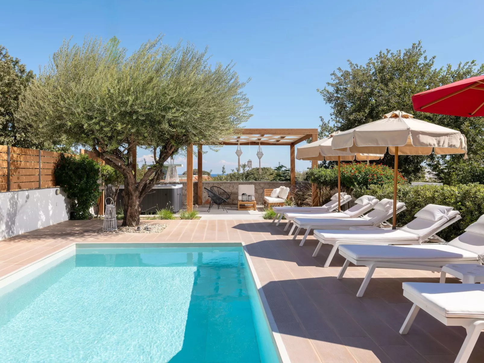 Schöne Pool-Villa Terpsis-Dehors