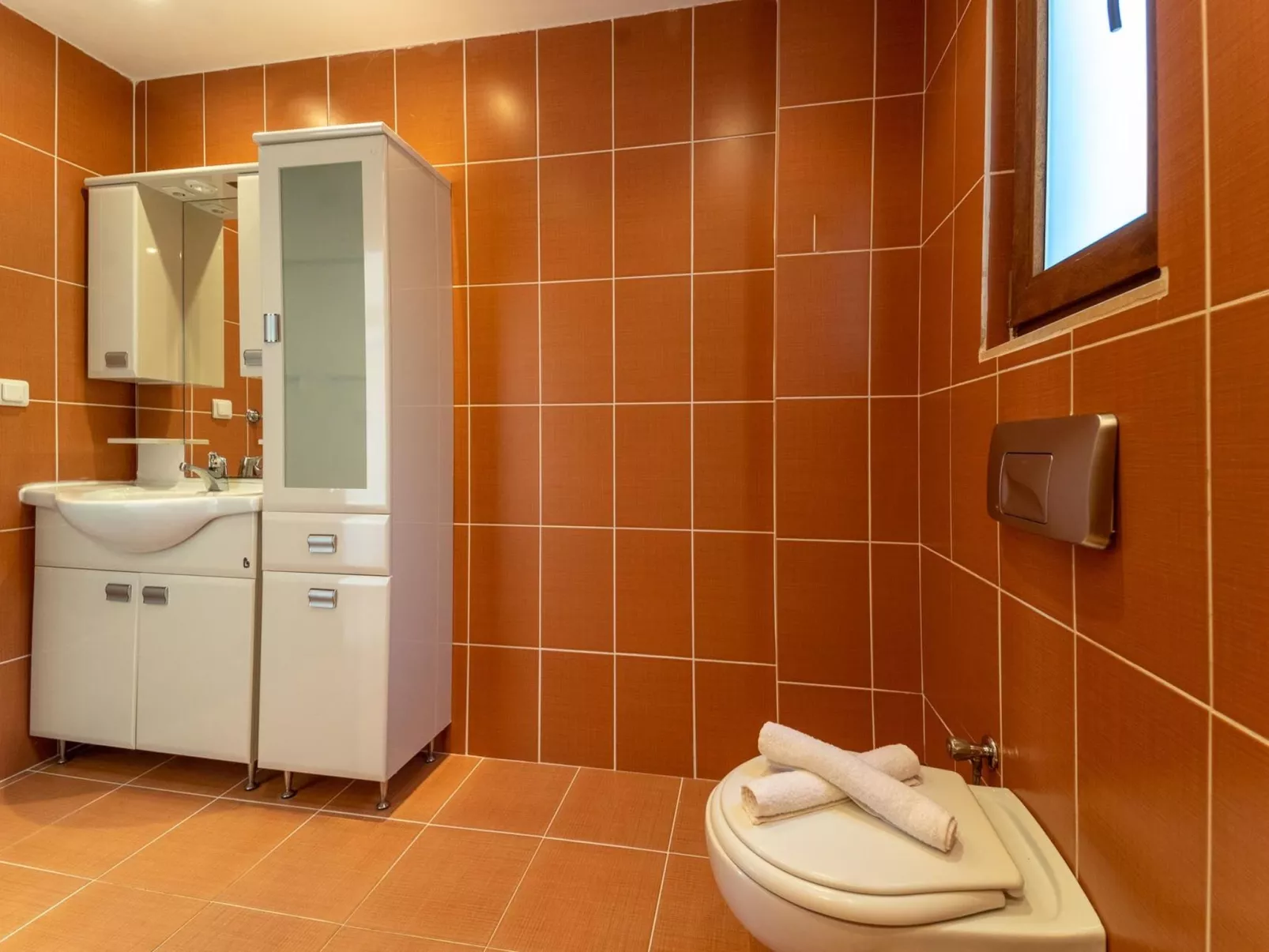 Villa aus Naturstein für 8 im Zentrum von Kalkan-Inside