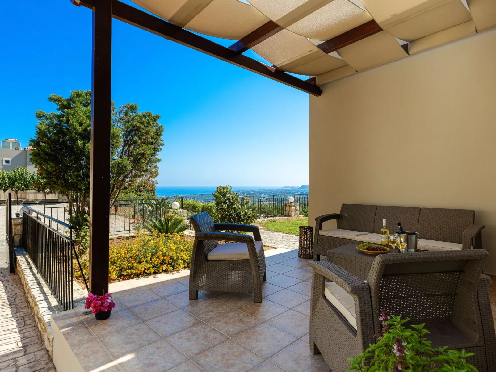 Ruhige Villa mit privatem Pool, BBQ und Kinderbereich-Dehors