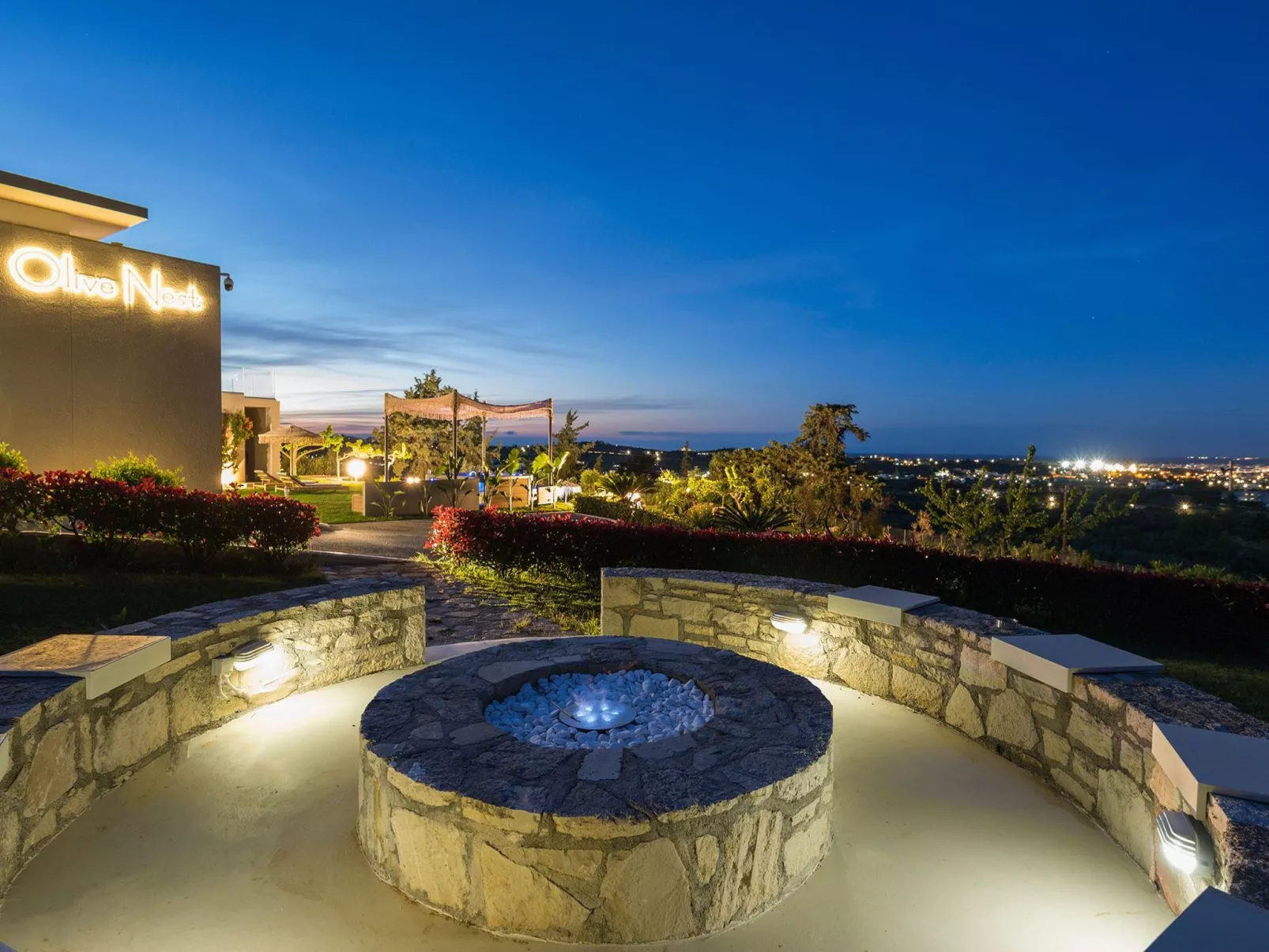 Luxuriöse Villa Olivenest mit Pool, BBQ und Whirlpool-Outside