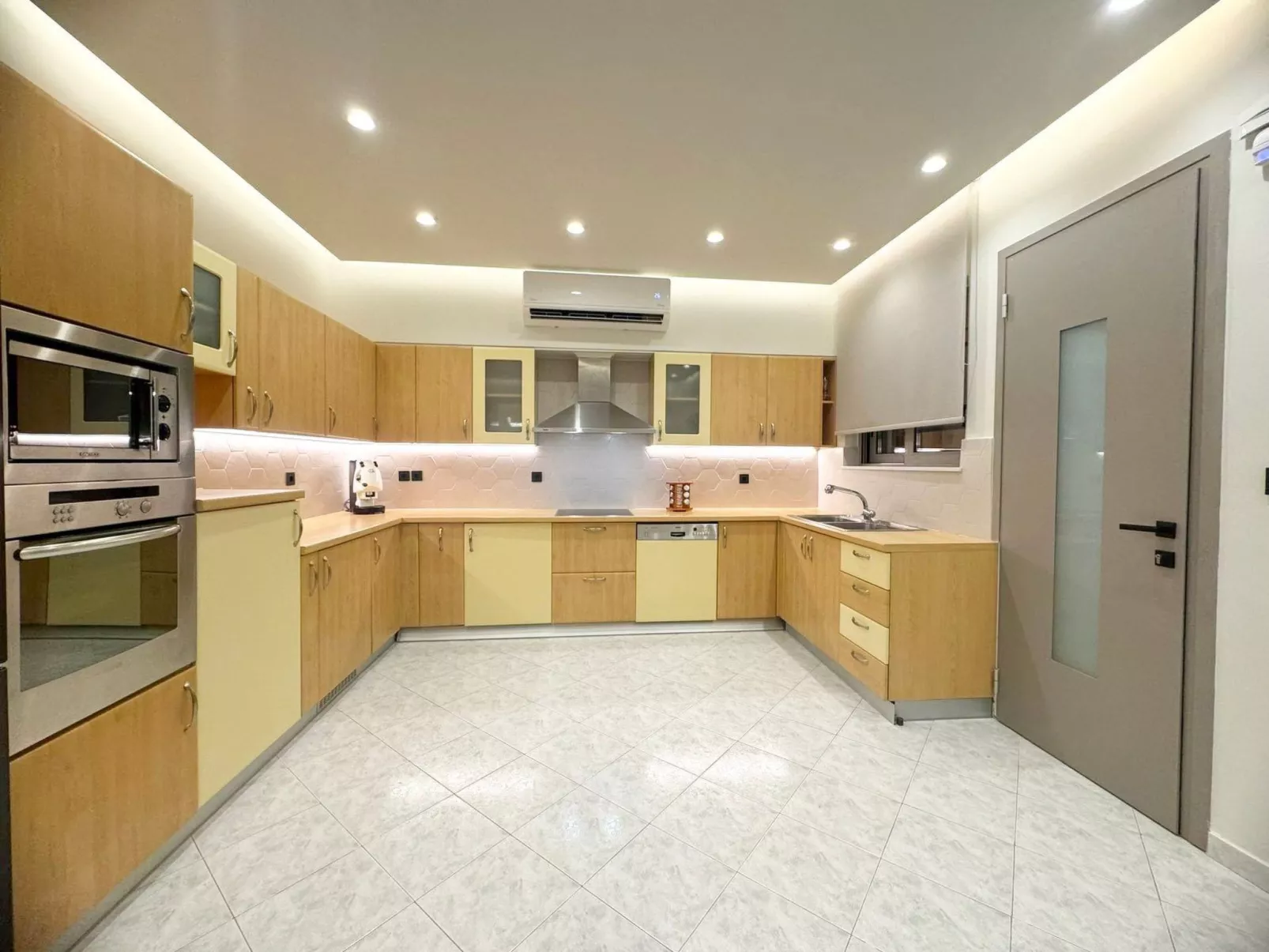 Grand Aqua Luxus-Villa von Mintzi-Dedans