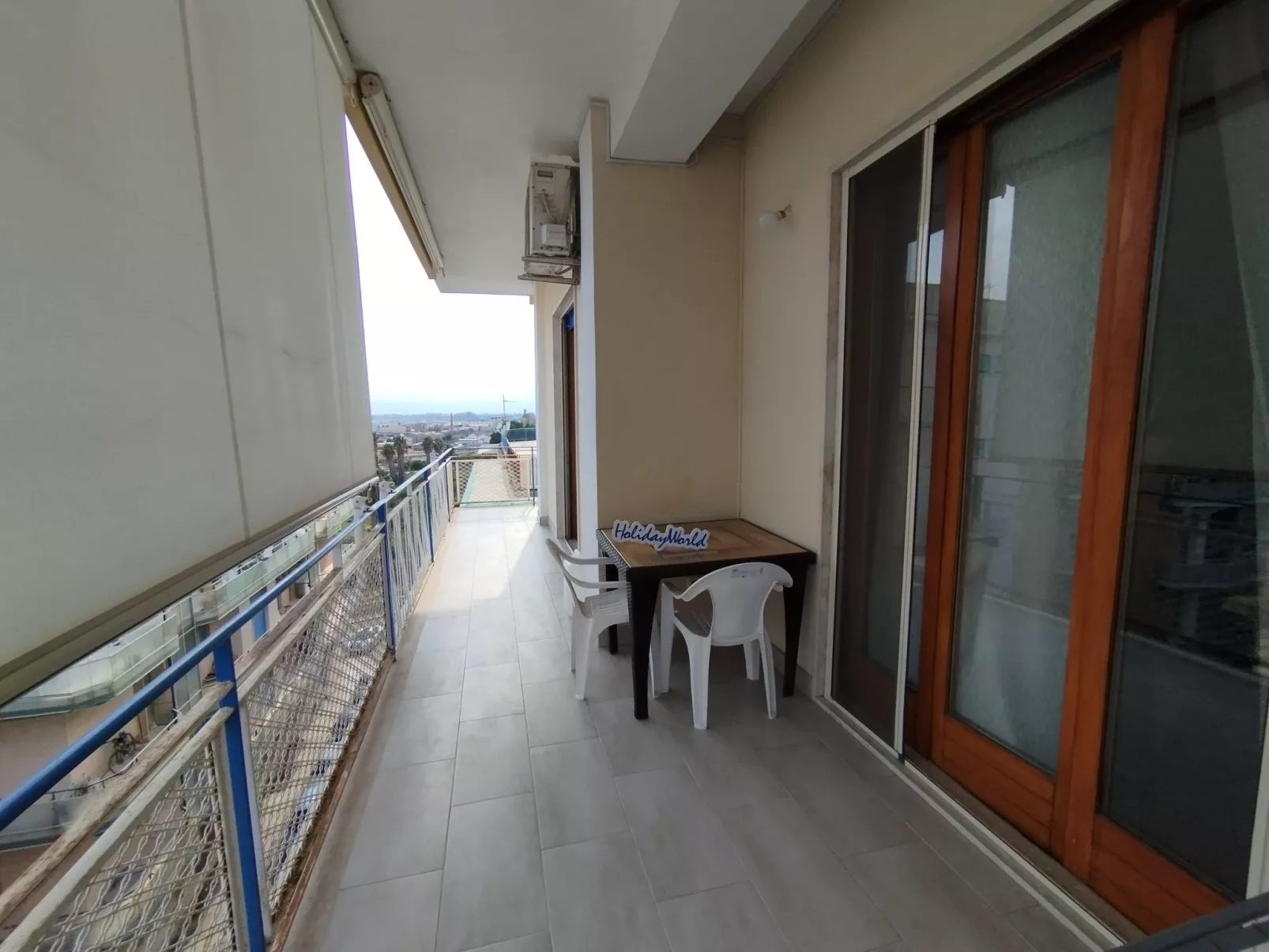 Sea La Vie by Holiday World-Inside