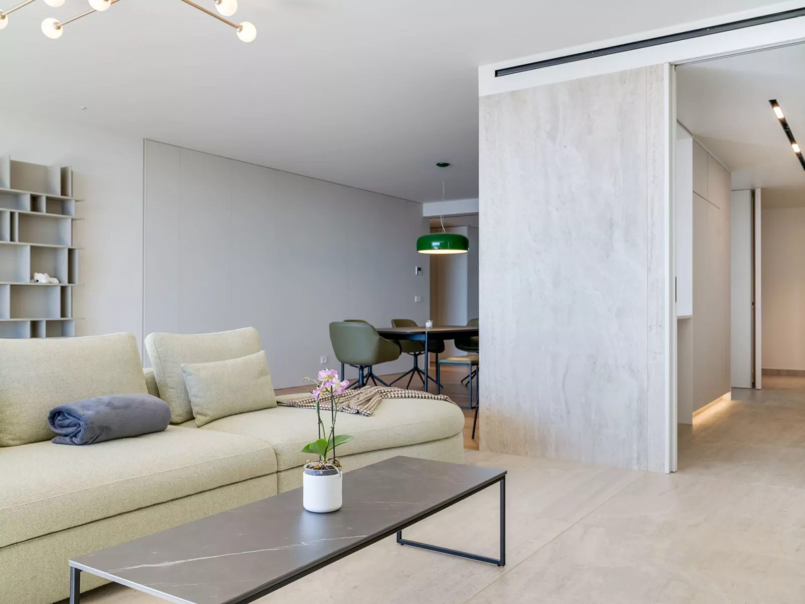 RJS Savoy Monumentalis-Inside