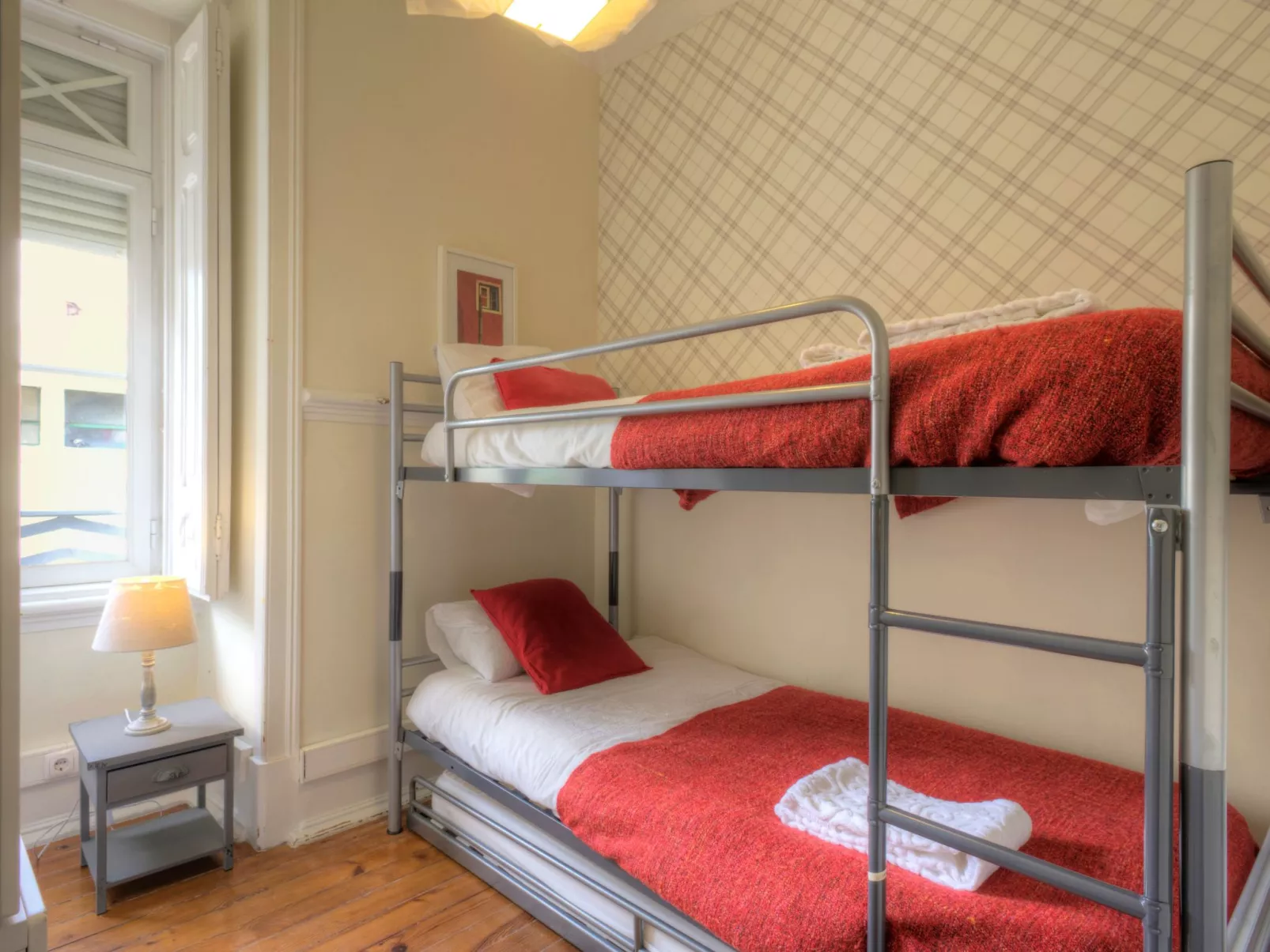 Studio für 19 Personen und 1 Kind in Lissabon-Image-tags.info