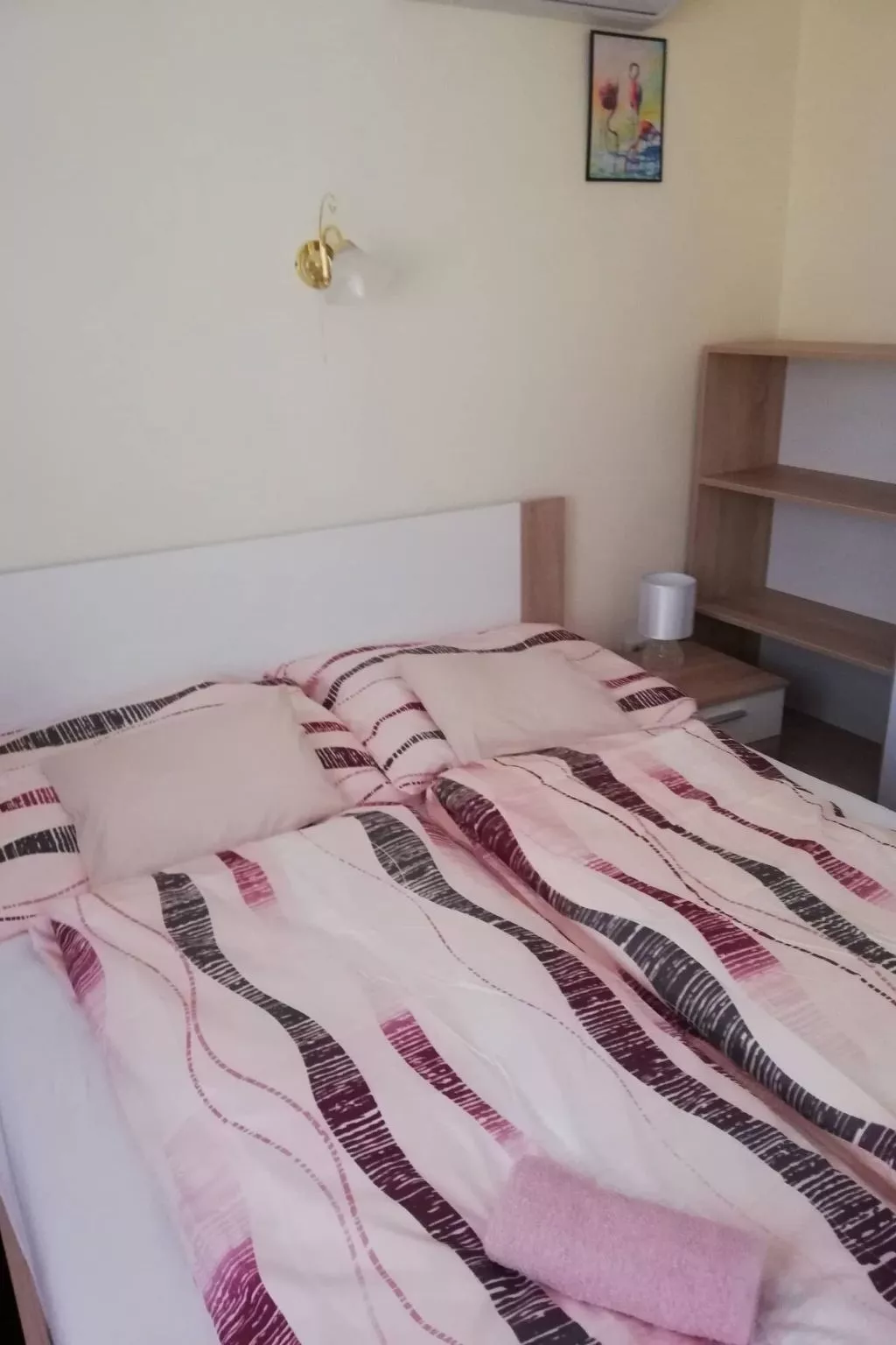 Ferienvilla mit Garten, Grill und Terrasse-Dedans