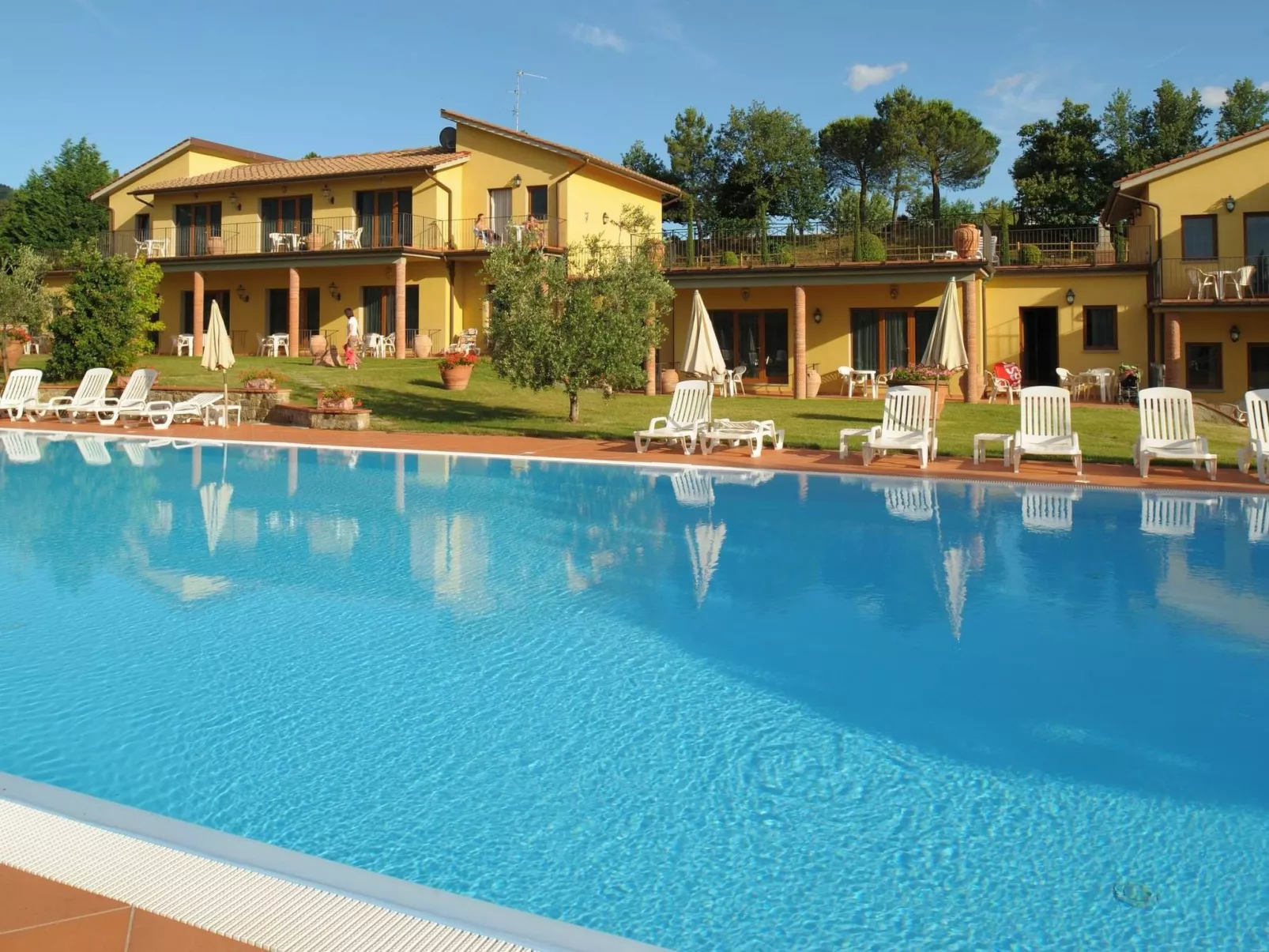 Unterkunft für 5 Personen, auf einem Bauernhof mit Schwimmbad-Dehors