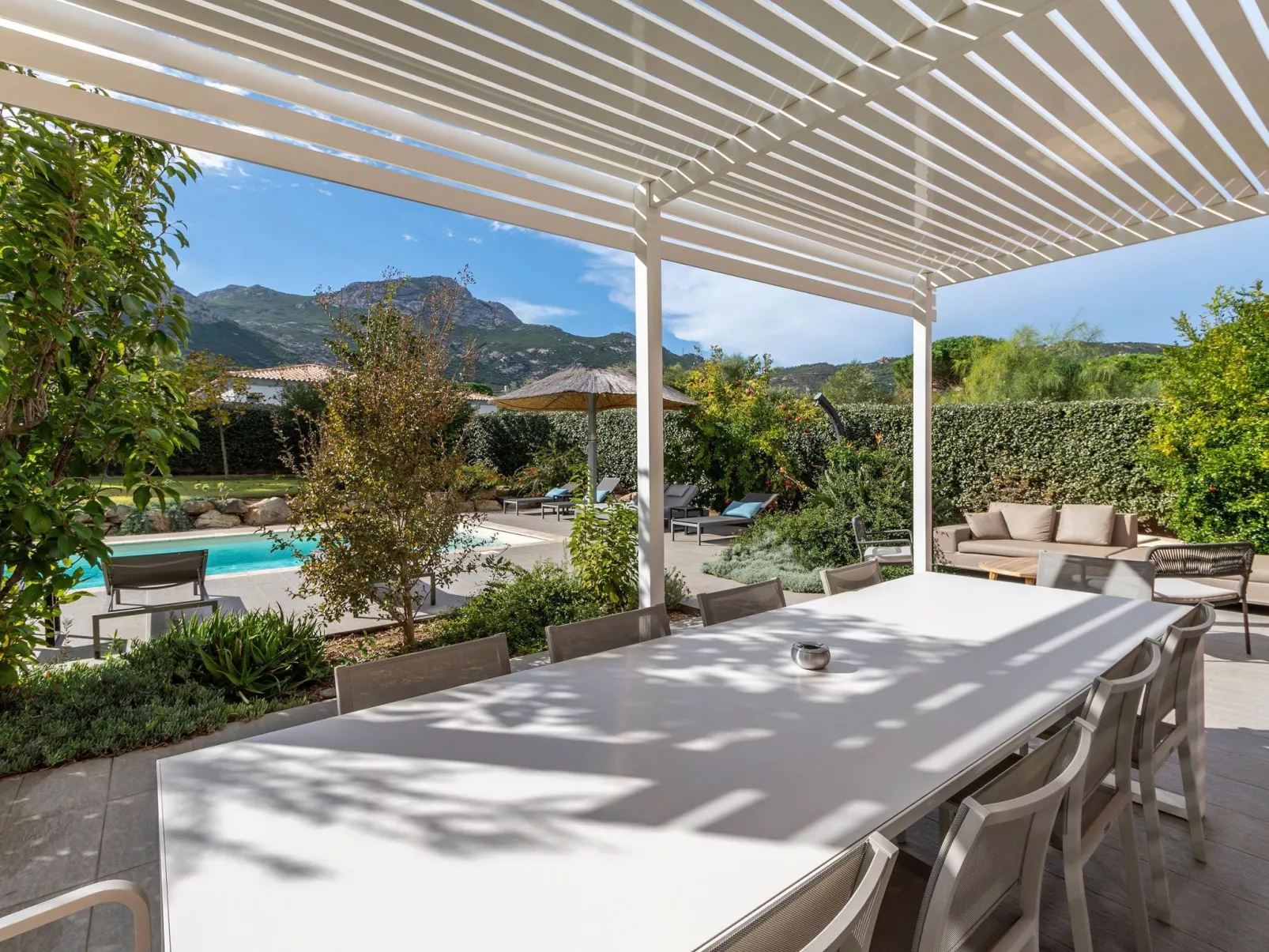 Villa 4 Schlafzimmer, privater Pool Garten und Parkplatz-Dedans