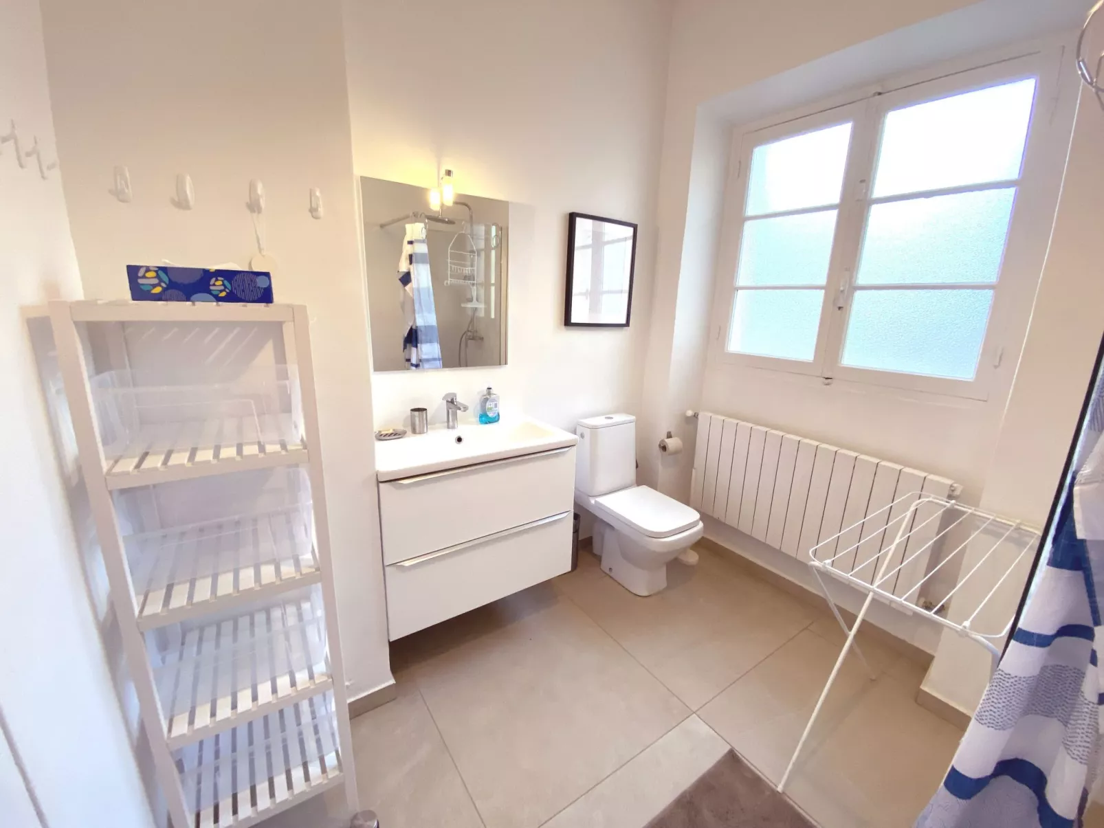 Geräumige und elegante Villa mit großem Garten, Swimmingpool und 3 Schlafzimmer-Inside