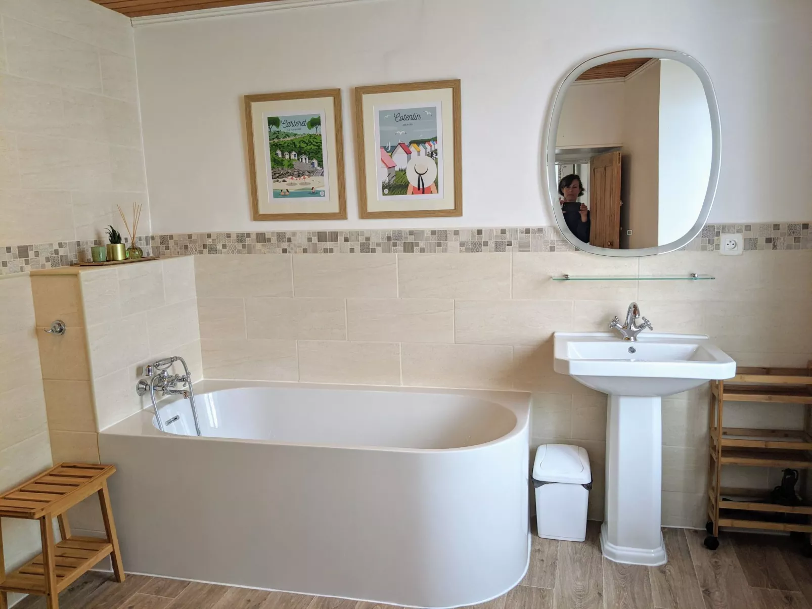 In Vesly mit Beheiztem gemeinsamem Pool-Dedans