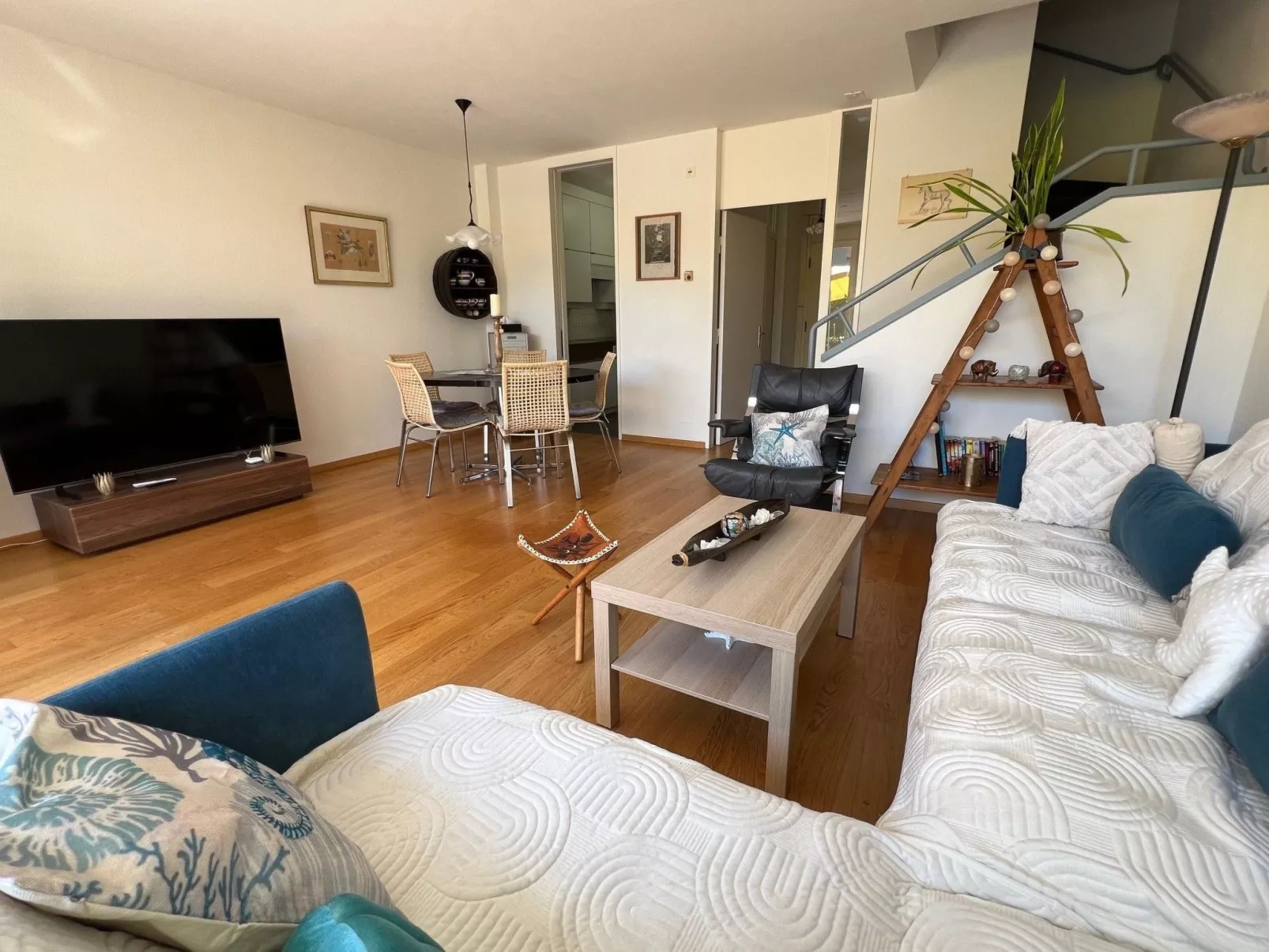 Navengana 5 mit Pool-Drinnen