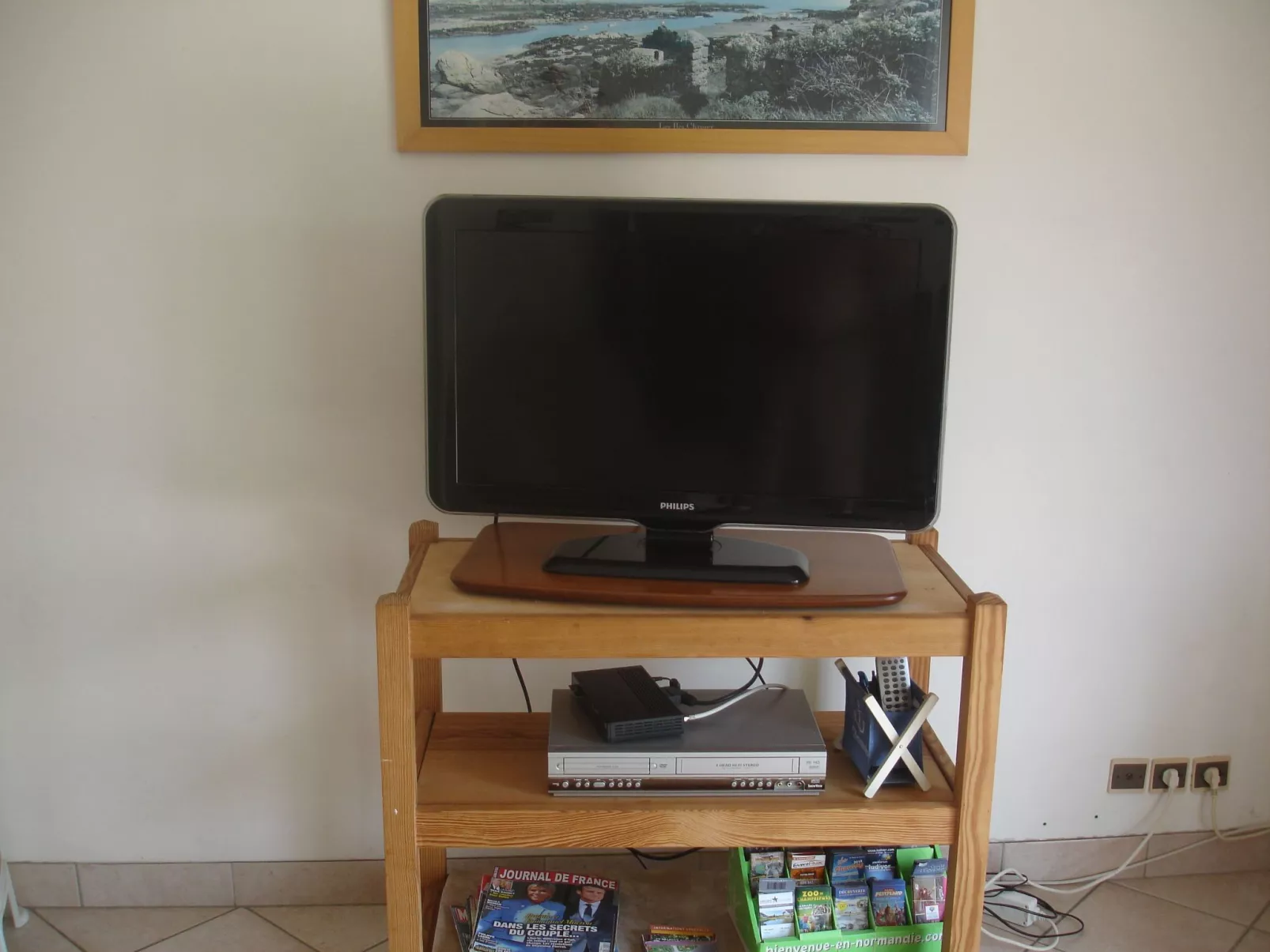 "Pavillon" mit eigenem Parkplatz-Drinnen