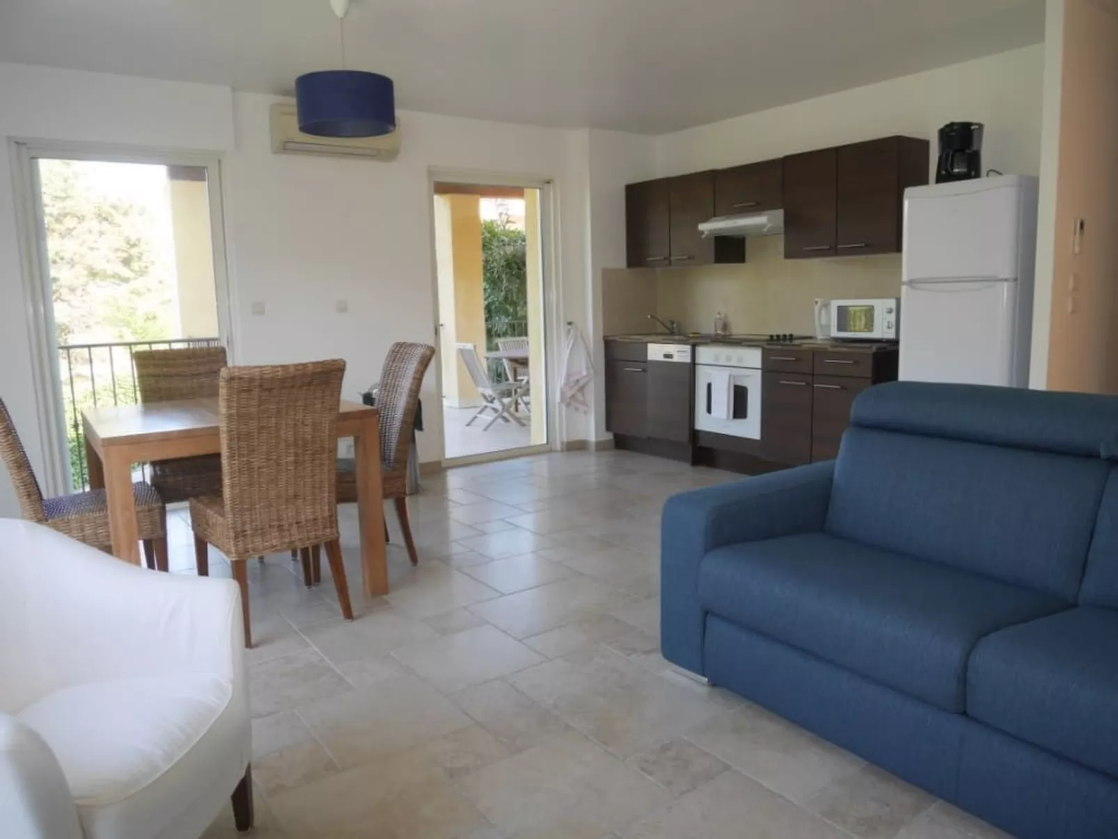 Apartment mit Pool Infinity-Drinnen