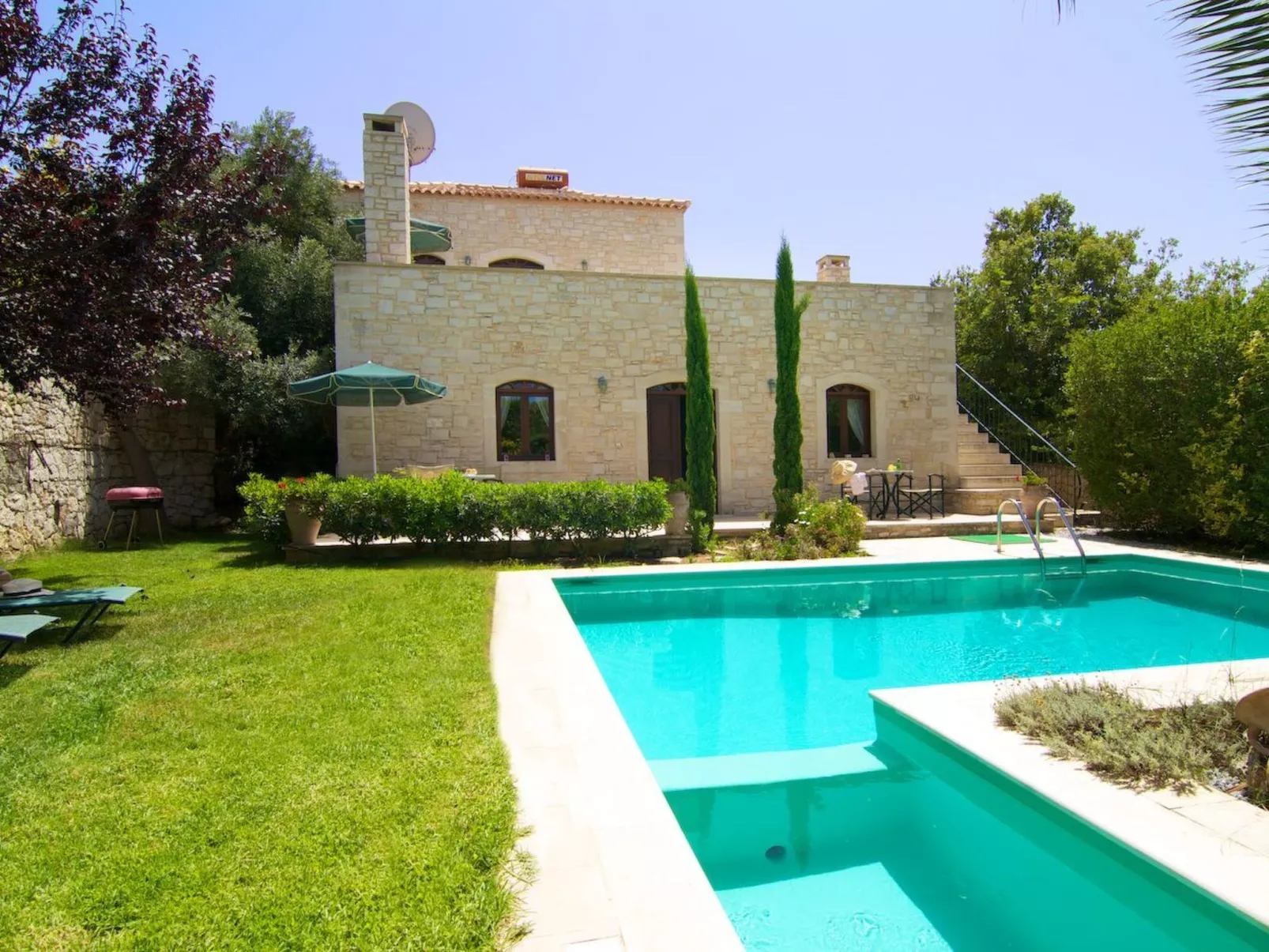 Ferienvilla Olympia-Draußen