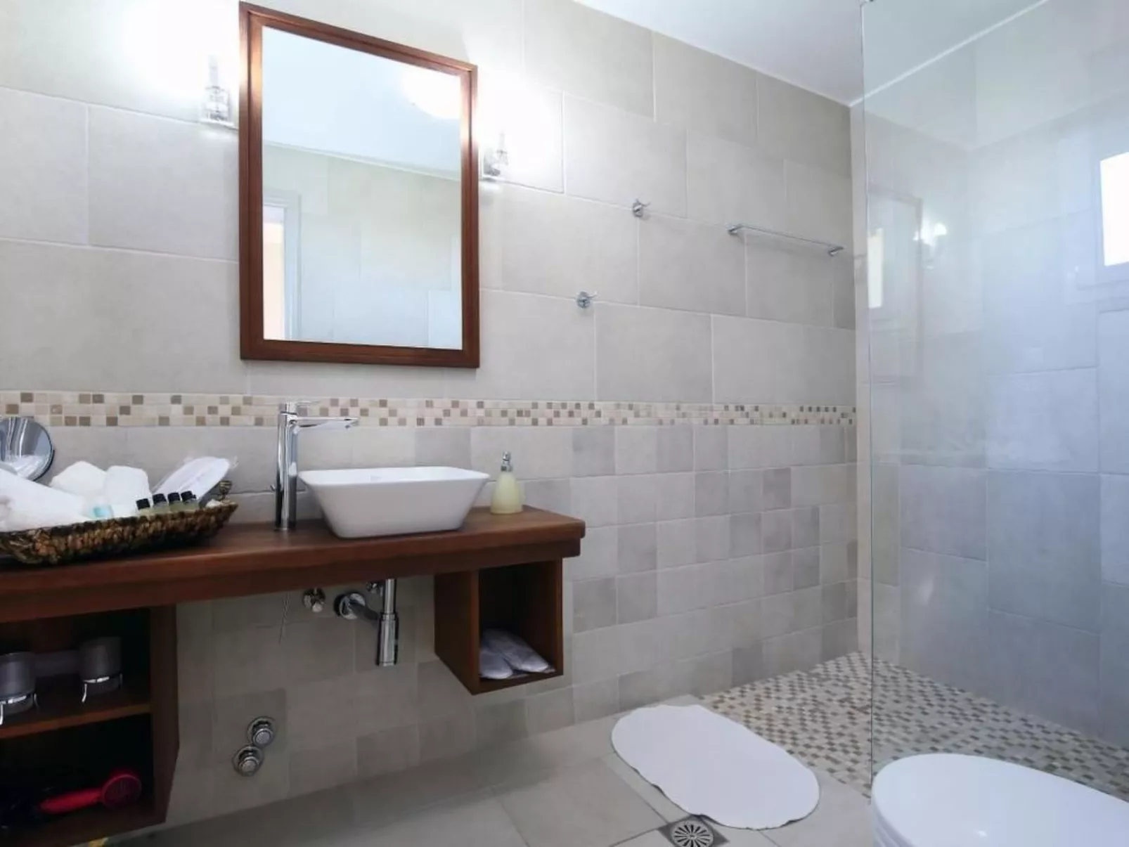 "Alea Resort" mit eigenem Pool-Inside