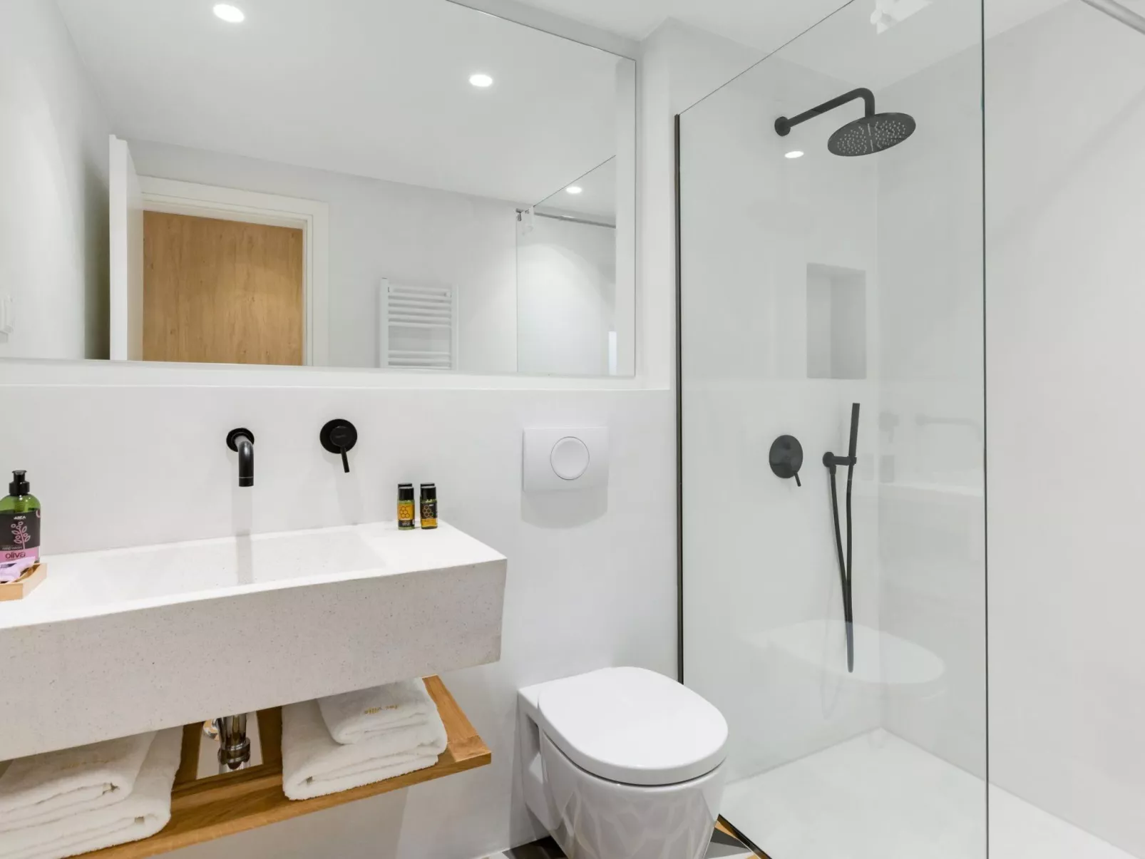 Ferienvilla "Fos" mit Blick auf das Wasser-Drinnen