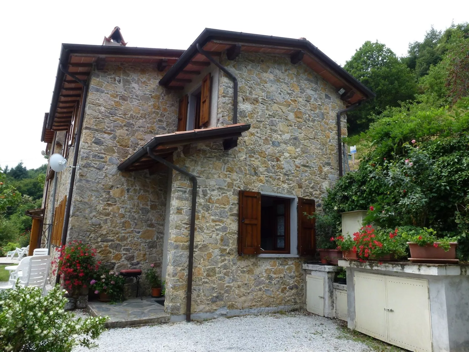 Mit Garten, Grill und Terrasse