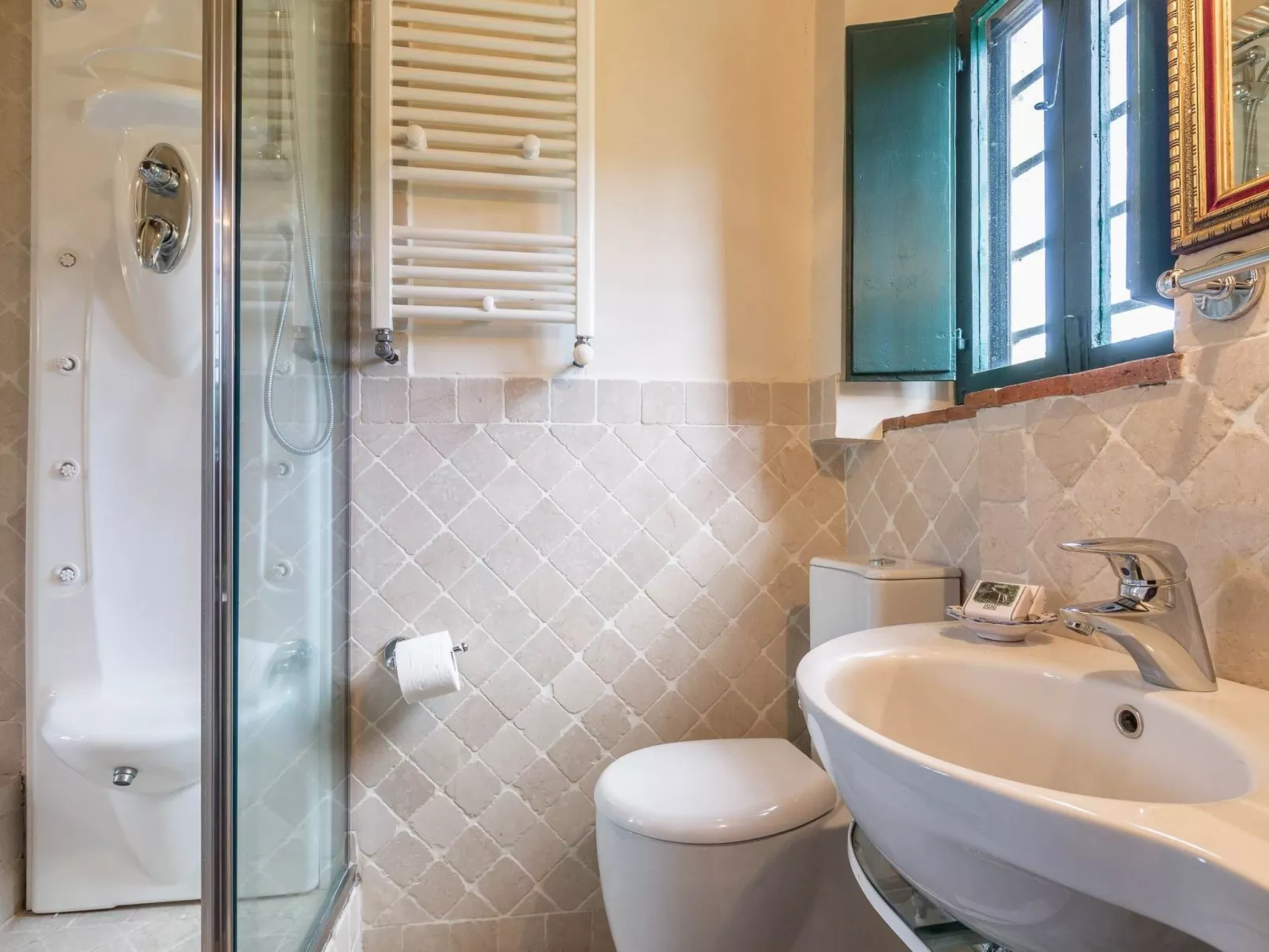 Ferienvilla "Roncovisi" mit Infinity-Pool-Image-tags.info