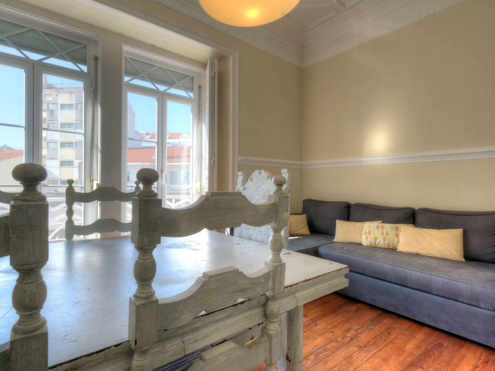 Großzügige Wohnung für 17 Personen in Lissabon-Inside