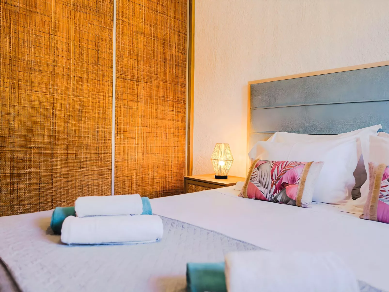 "Cretan Lodge" mit Blick auf das Wasser-Inside