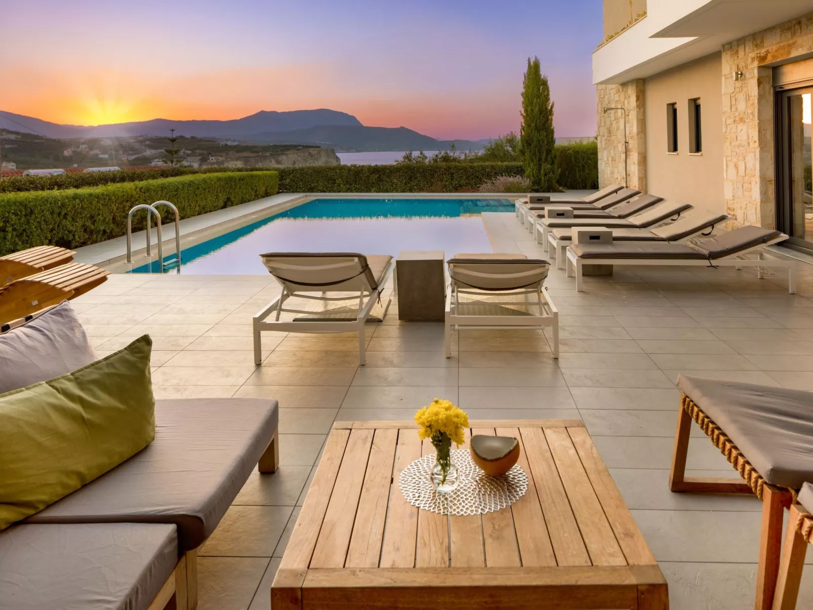 Luxusvilla in Almyrida mit wunderschönem Blick-Image-tags.info