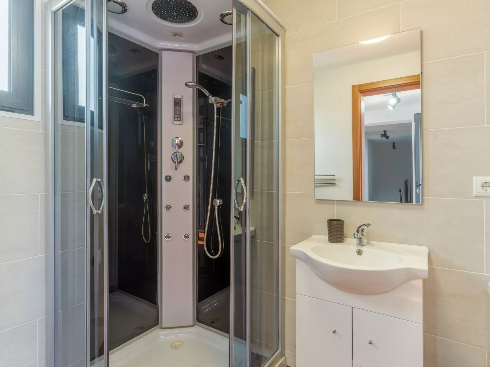 Villa Rosa-Image-tags.info