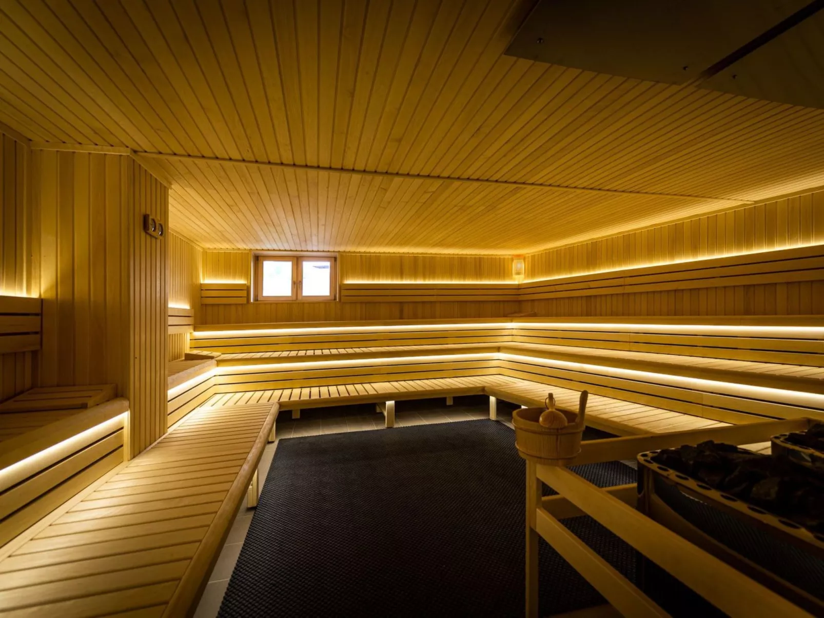 Große Ferienwohnung für 6 Personen-Dedans