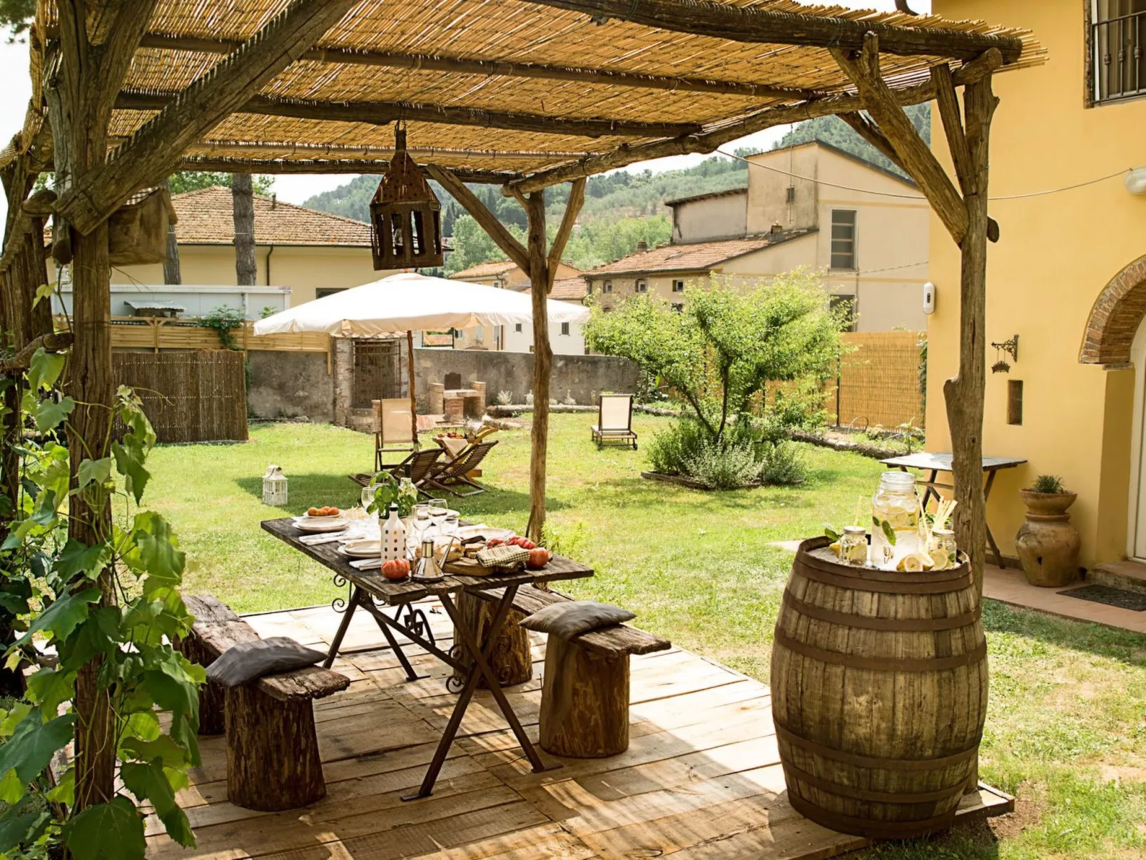 RUSTICO DORA-Outside