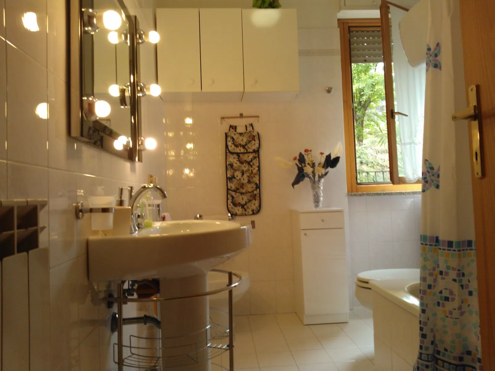 NICE LITTLE FLAT IN THE  GREENERY  IN PERUGIA-Dedans