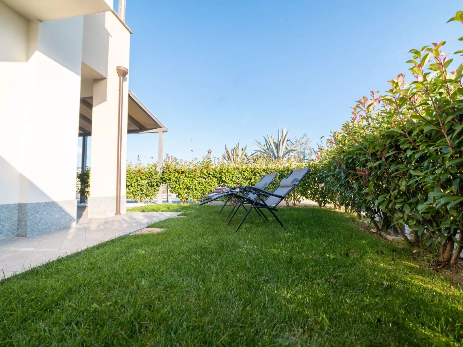 Perla Abernathy - Haus mit Pool und Garten-Outside