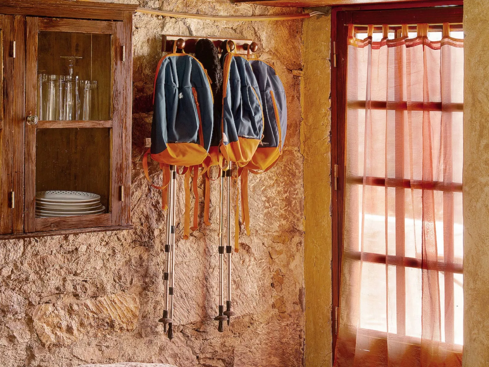 250 Jahre altes Steinhaus mit zwei Terrassen inmitten einer wunderbaren Naturla-Inside