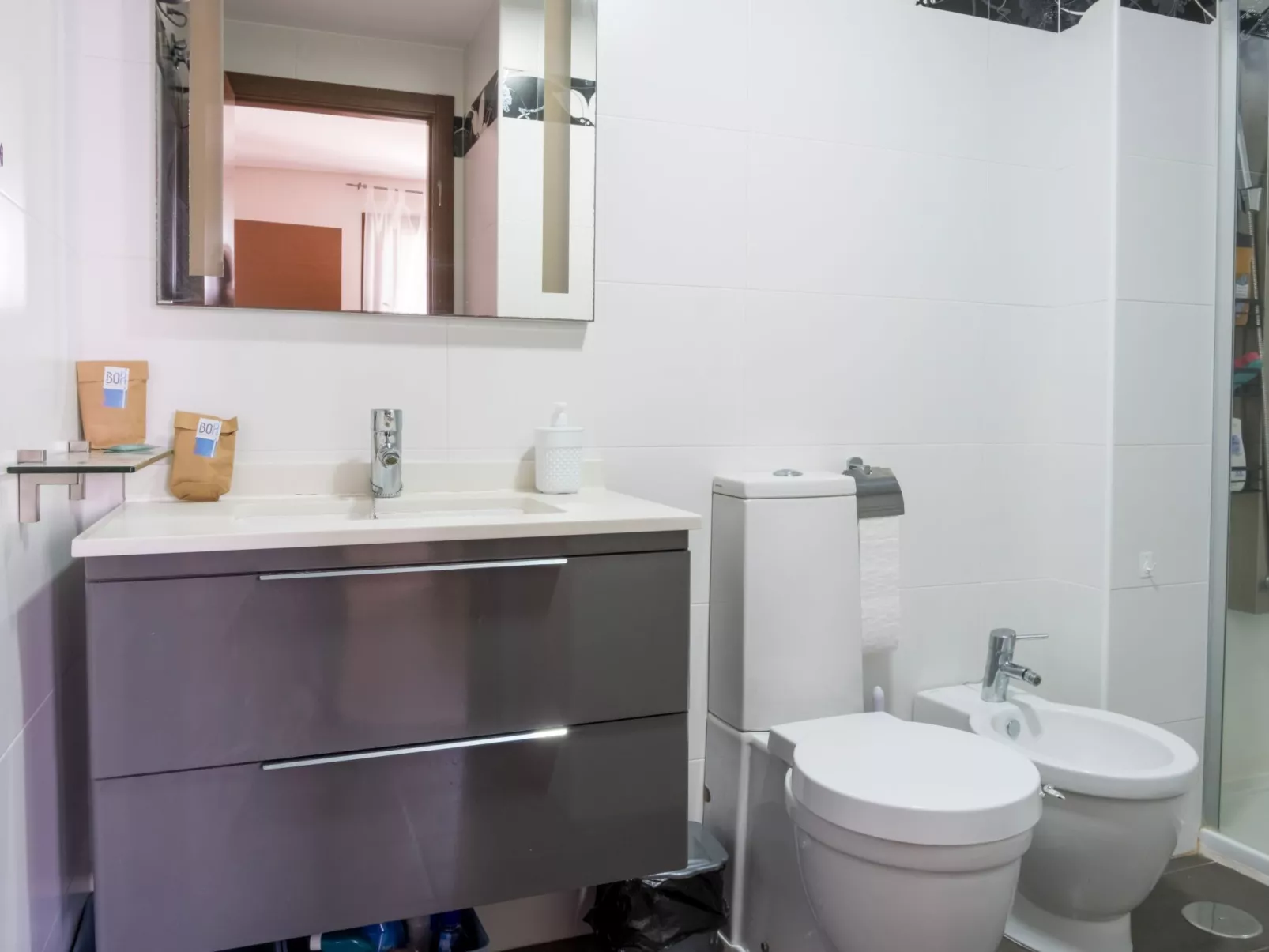 Entspannungs- und Aktivitätsumgebung - E-Ladegerät-Drinnen