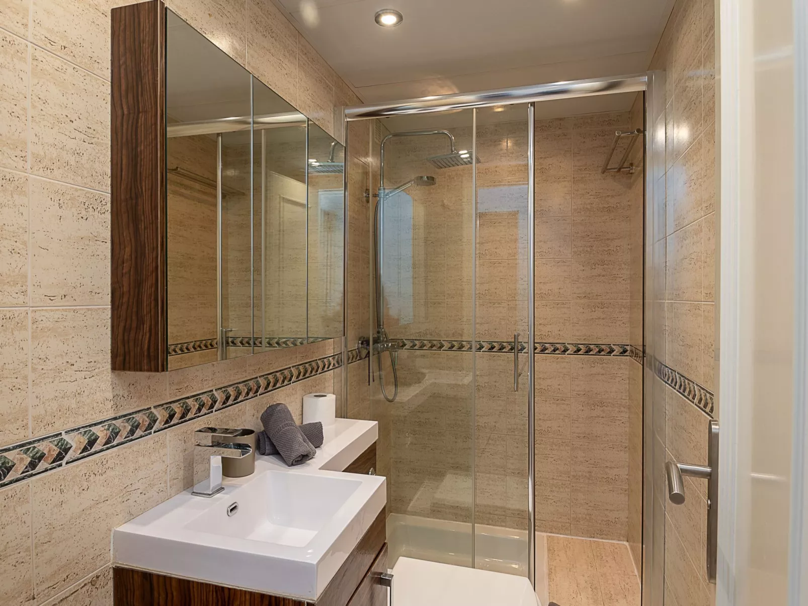 Appartement mit Terrasse-Dedans