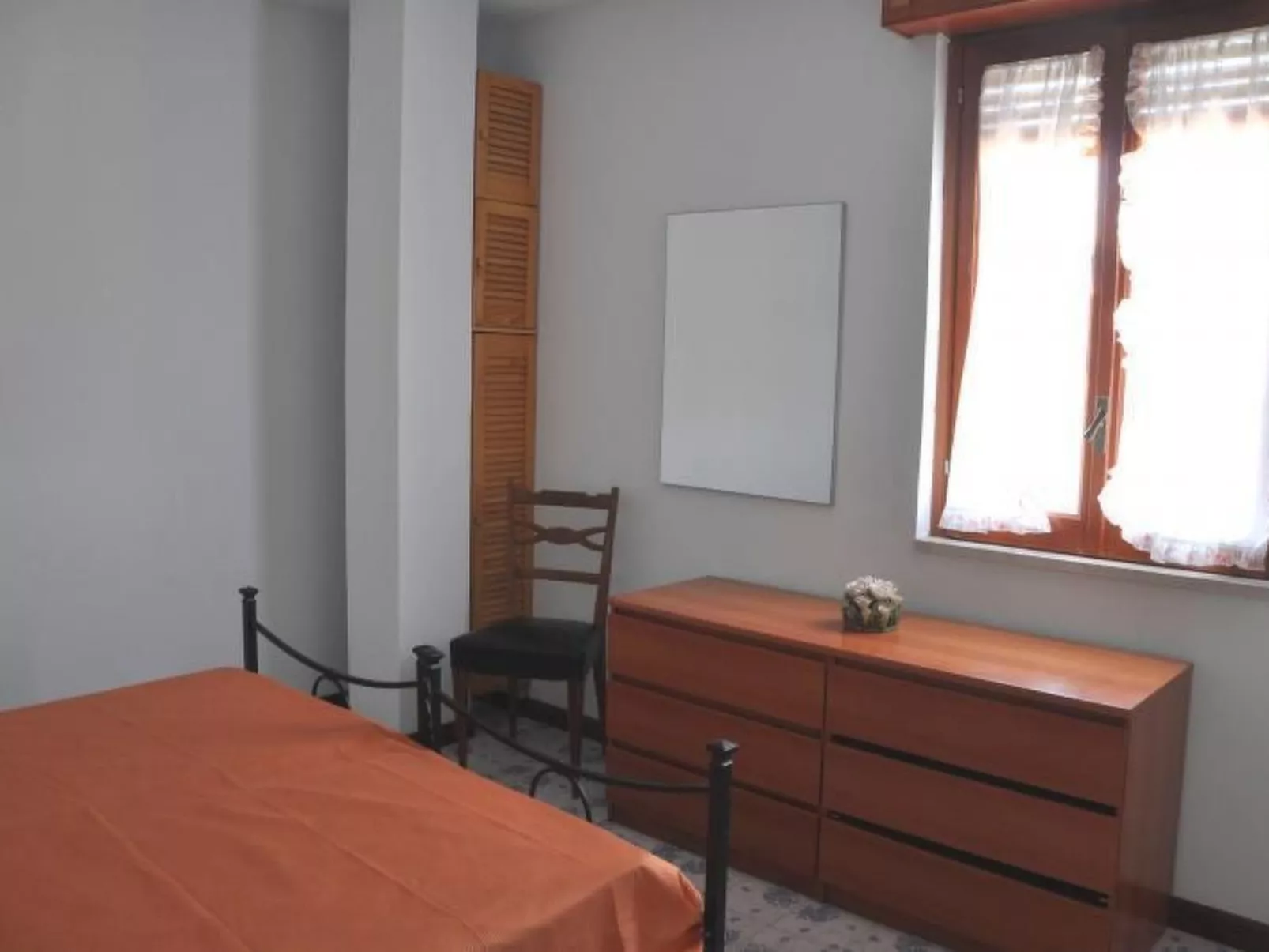 Für 4 Personen 90qm Agnone Bagni-Dedans