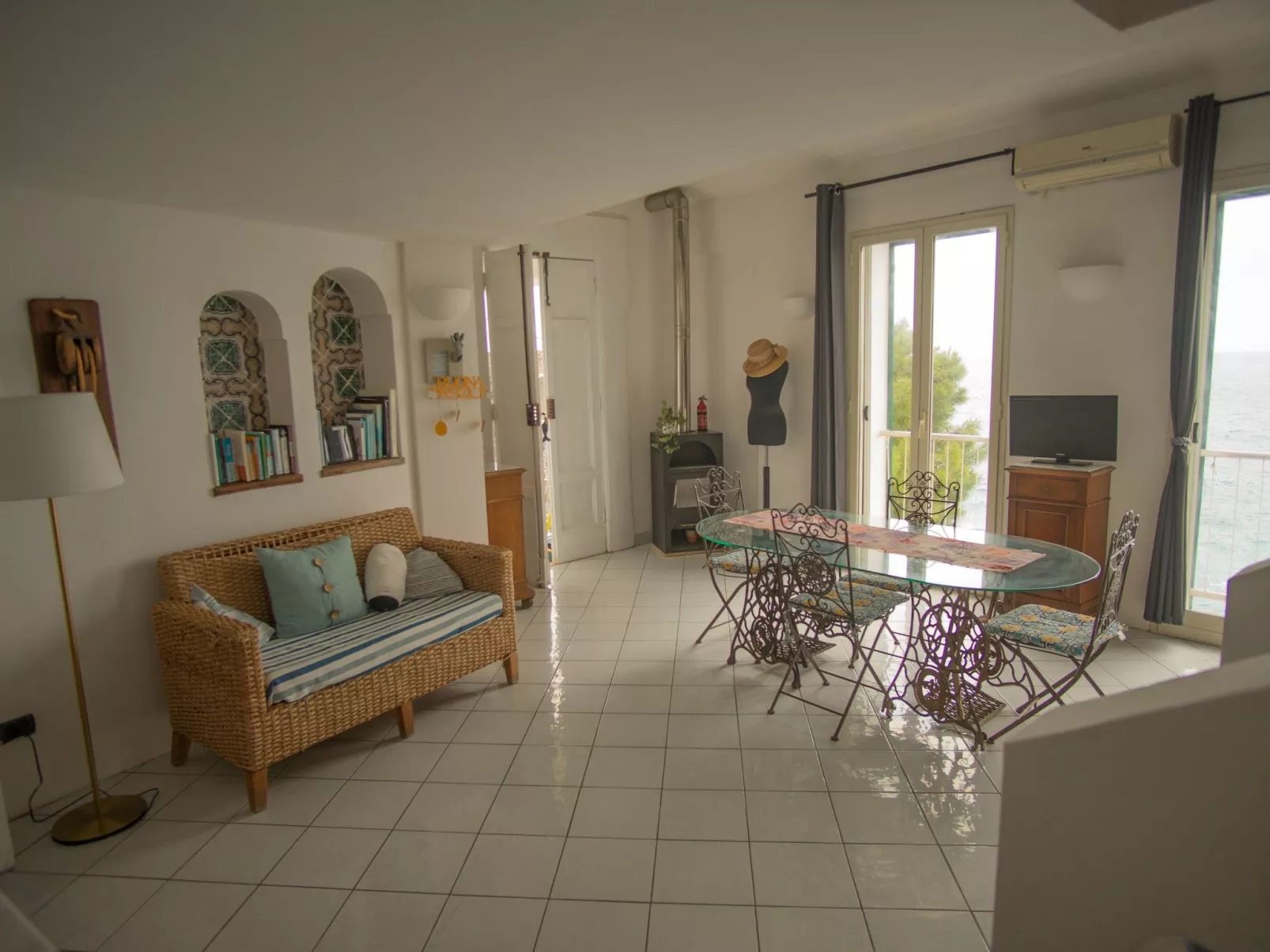 Villa mit Blick auf das Meer an der Amalfiküste-Dedans