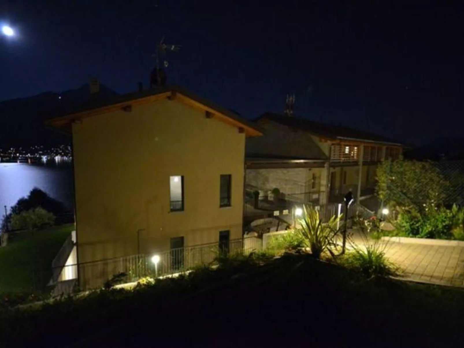 Wohnung mit Privatparkplatz und schöner Aussicht-Image-tags.info